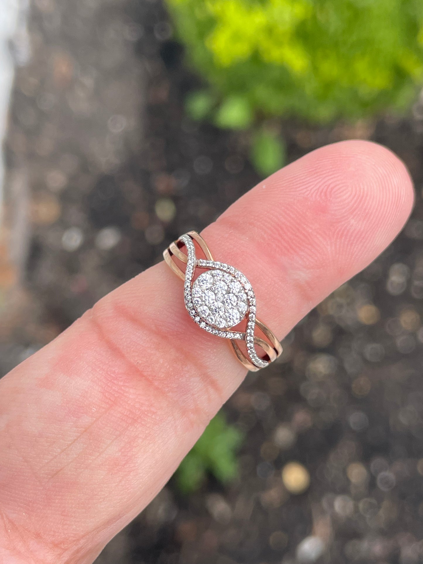 9k Rose Gold Infinity Diamond Cluster Ring Size 7