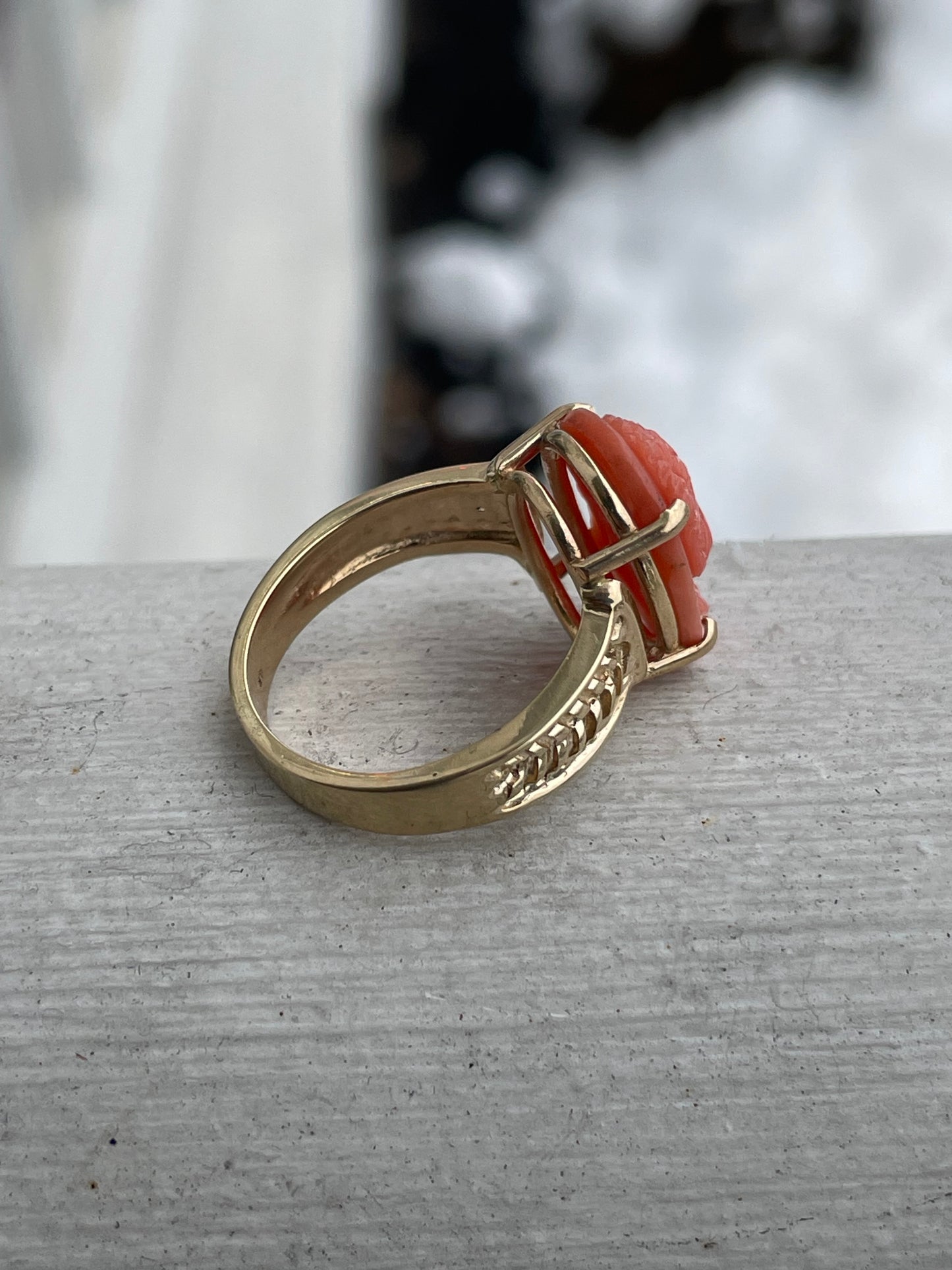 Solid 14k Gold Coral Cameo Ring Size 6.25