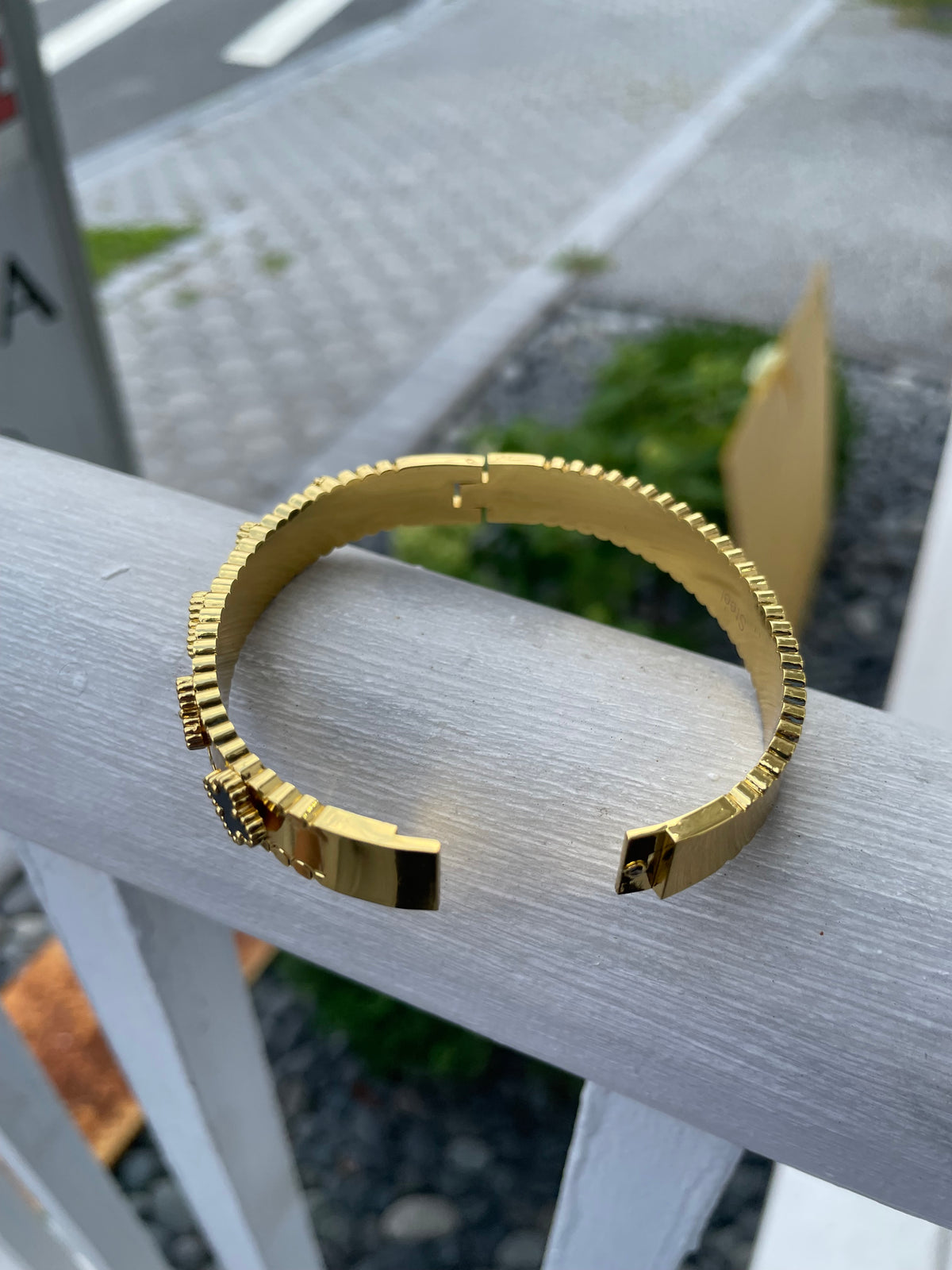Stainless Steel Vermeil Quatrefoil White or Black Clover Bangle Bracelet 7”