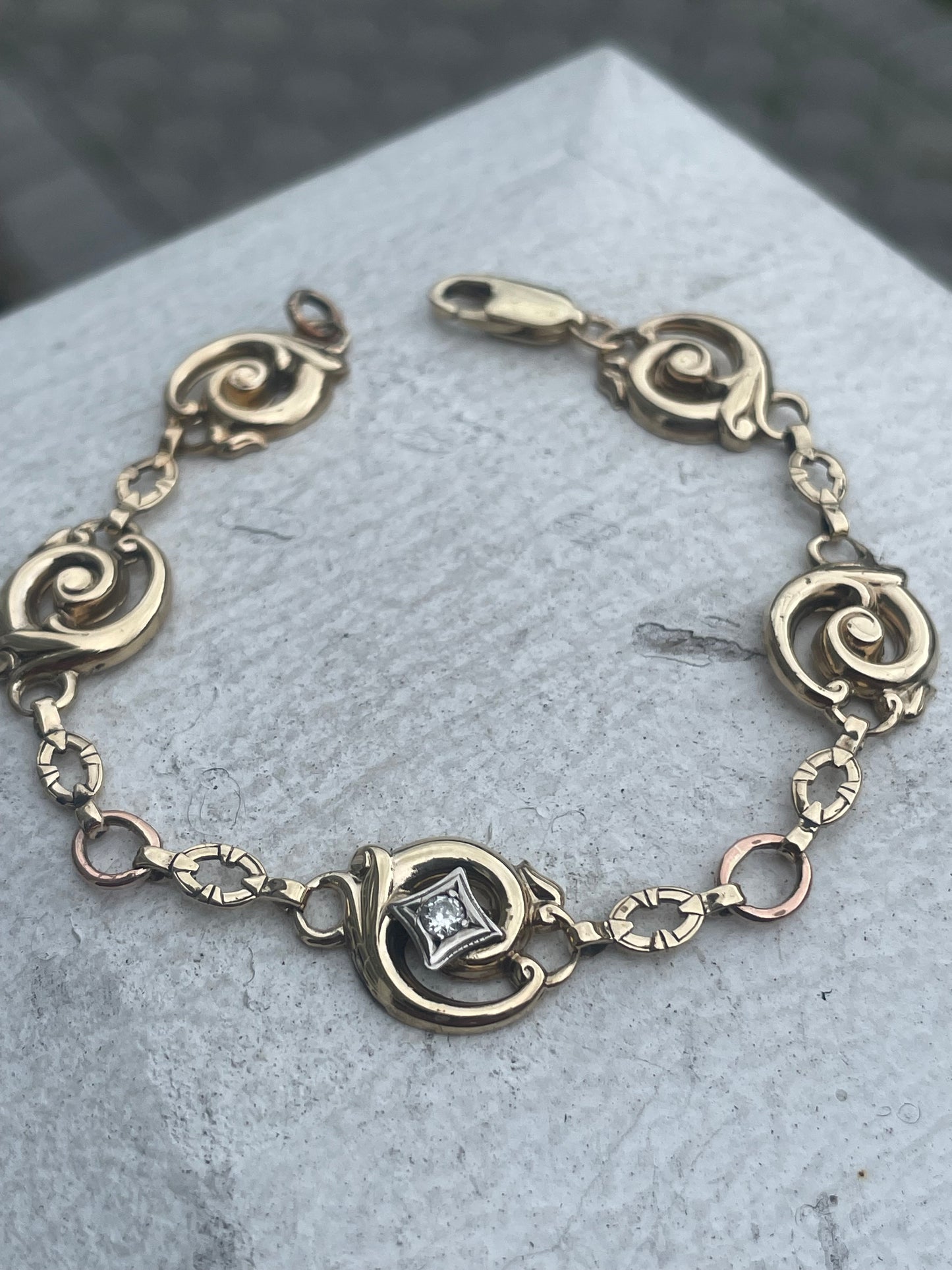 14k Gold Antique Diamond Swirl Station Link Bracelet 7”