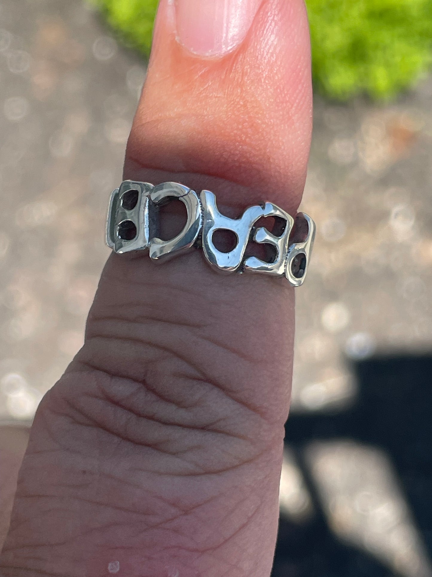 925 Sterling Silver Peace Ring Size 6.5