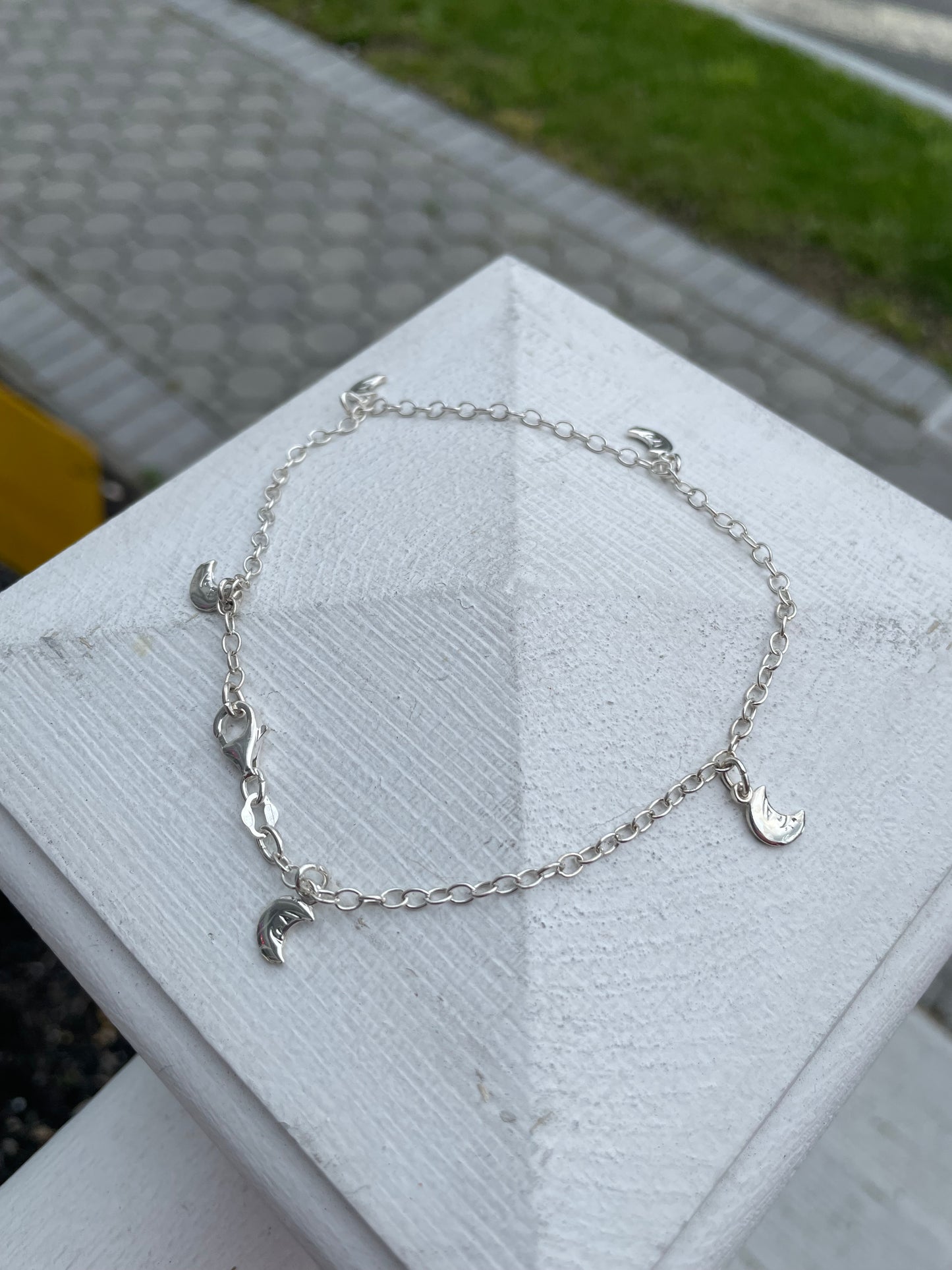 925 Sterling Silver Crescent Moon Dangle Charm Anklet 10”