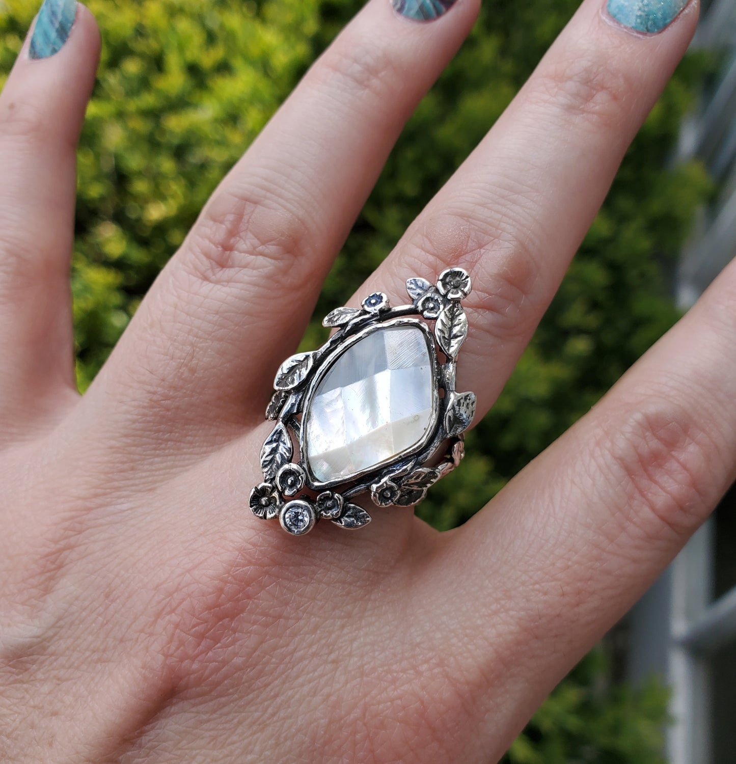 925 Sterling Silver "Divine in Nature" Faceted Mother of Pearl & Zirconia Floral Ring