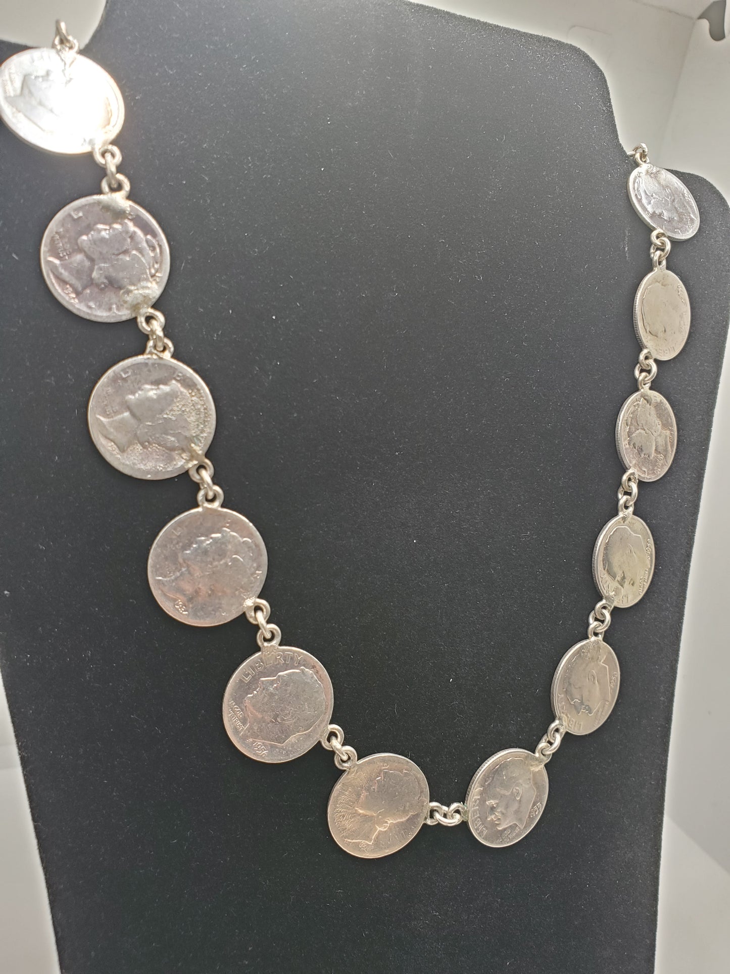 925 Sterling Silver Silver Coin Dime Wreath Necklace