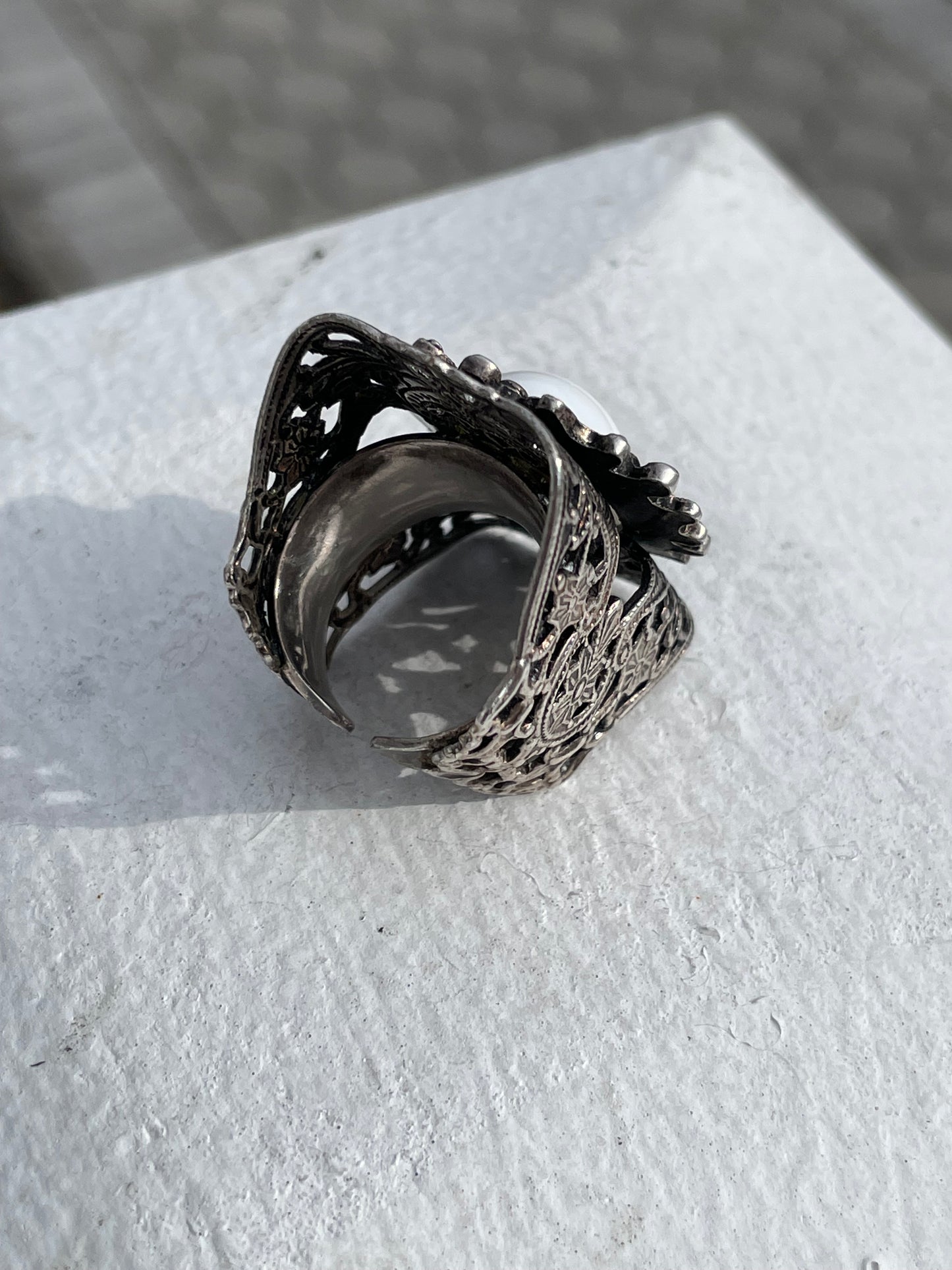 925 Sterling Silver Designer Kim White Agate Art Deco Ring Ipen Size