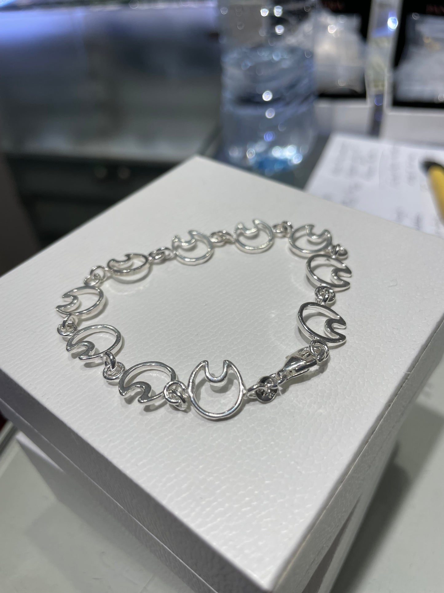 925 Sterling Silver Openwork Crescent Moon Bracelet 7”