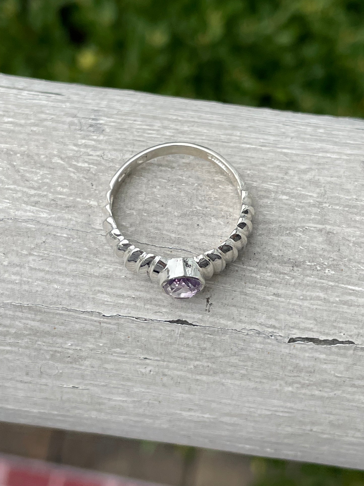 925 Sterling Silver Amethyst Ridge Band Ring