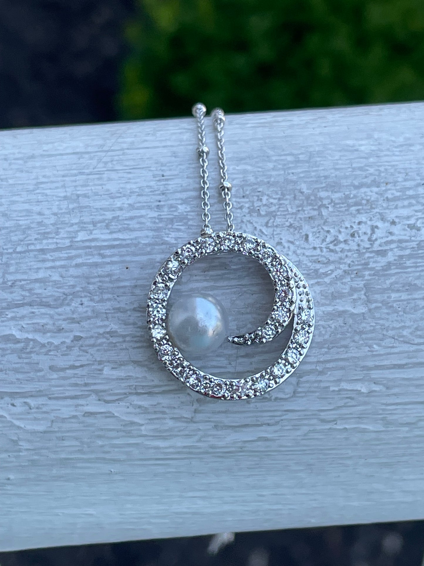 925 Sterling Silver Sparkling Swirl Pearl Necklace