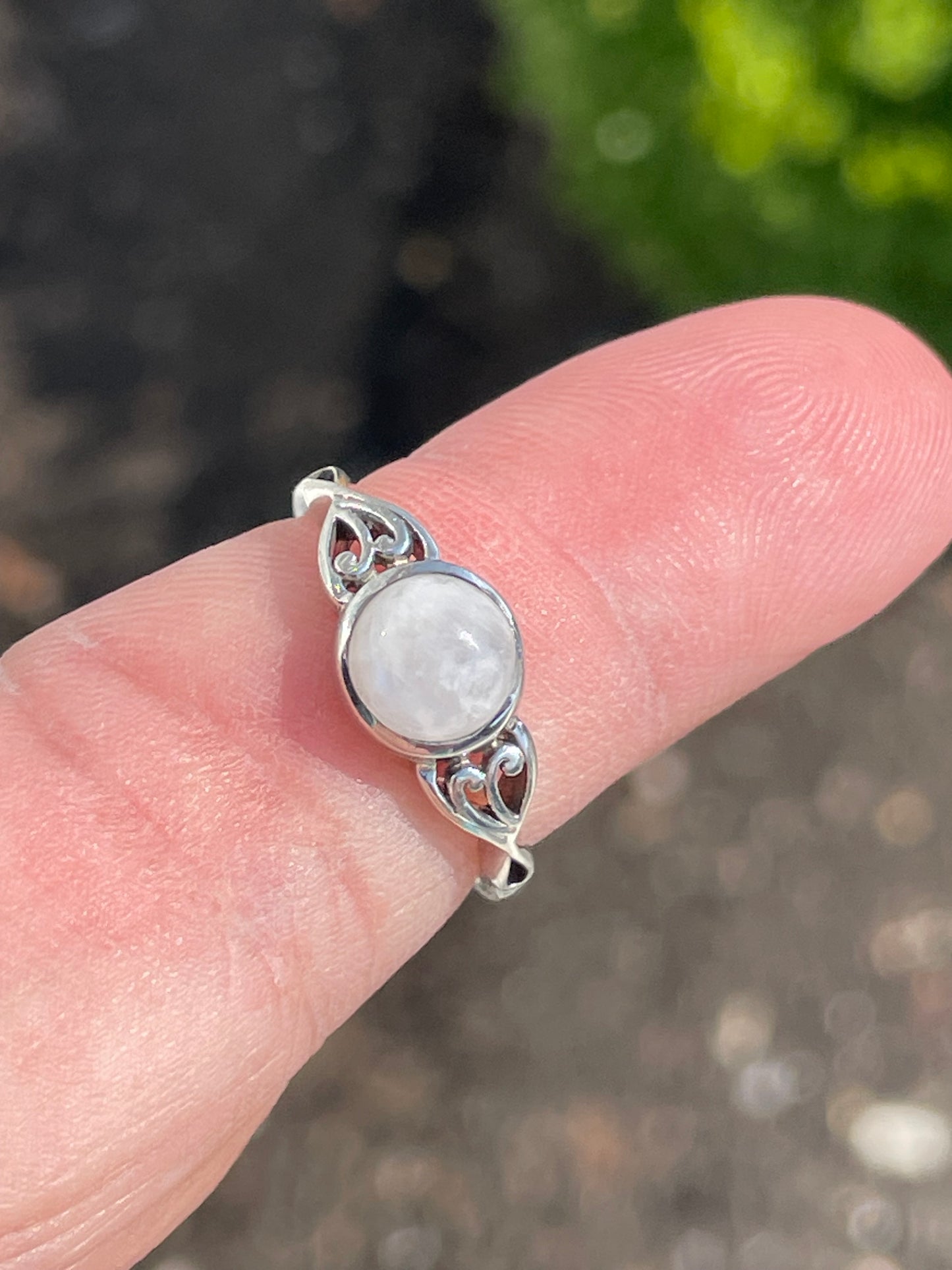 925 Sterling Silver Petite Moonstone Solitaire Ring Size 7