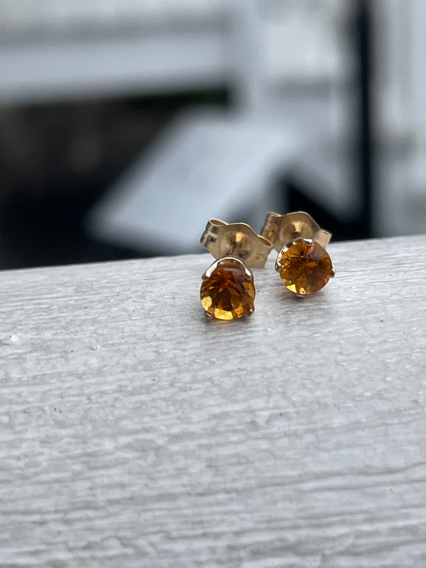 14k gold citrine stud earrings