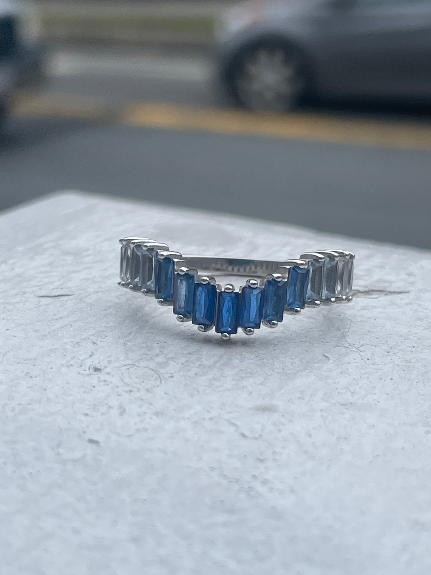925 Sterling Silver Blue Gradient Cz Stones Wavy Band Ring Size 9