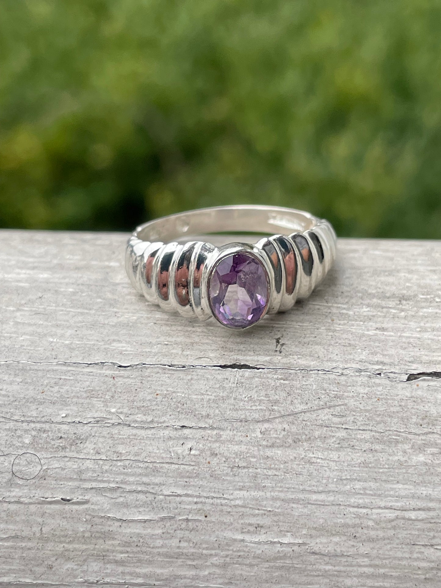 925 Sterling Silver Amethyst Ridge Band Ring