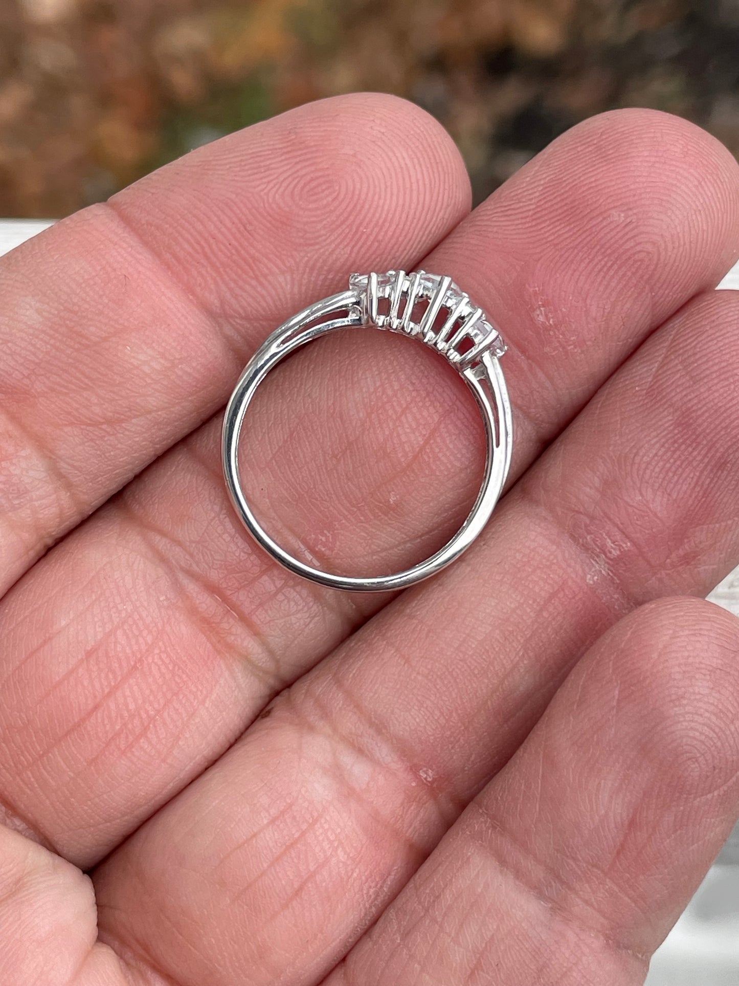 10k White Gold Past Present Future Aquamarine & Diamond Heart Band Ring Size 7.5