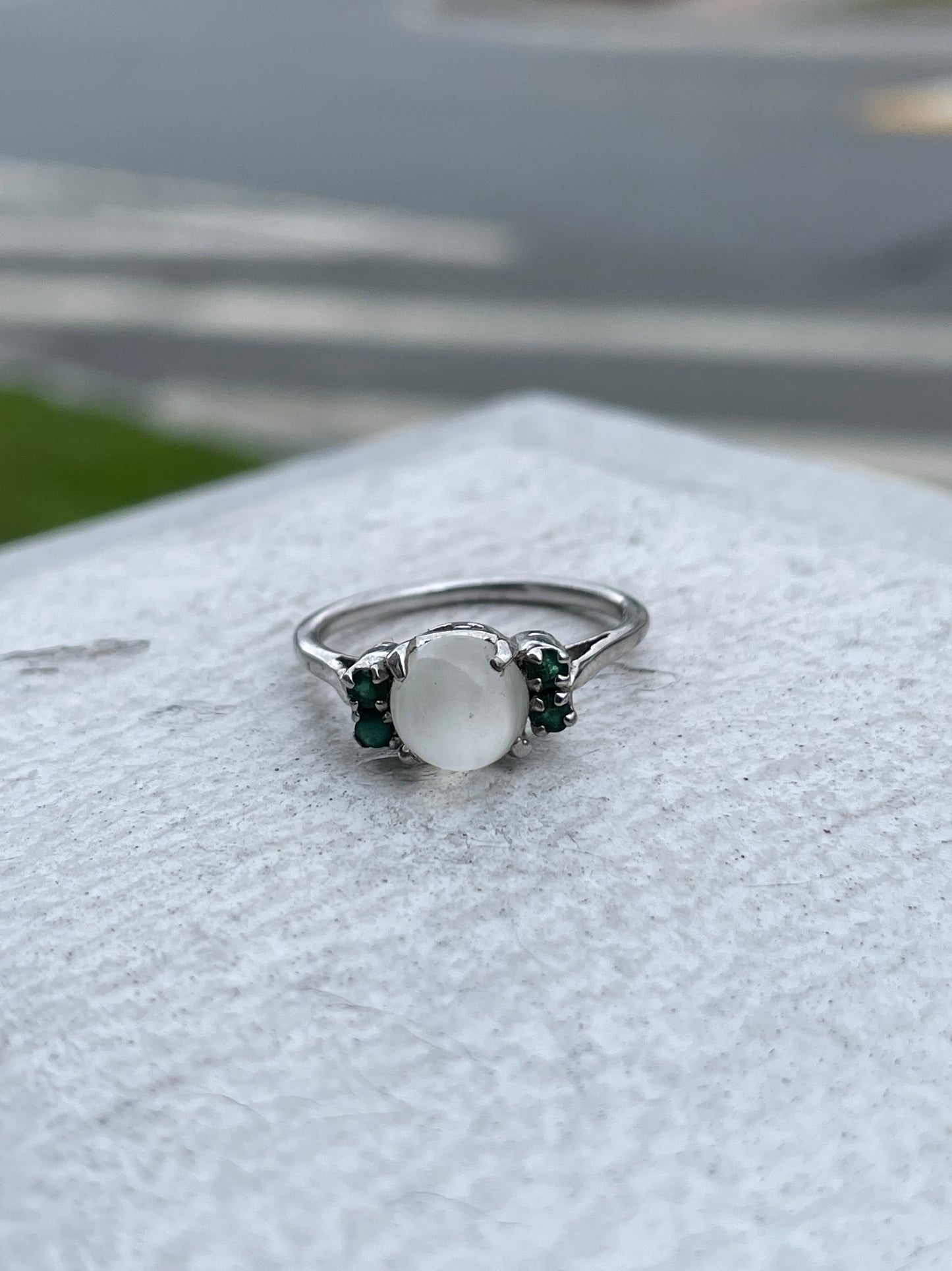 925 Sterling Silver Moonstone & Emerald Cluster Ring Size 6.5