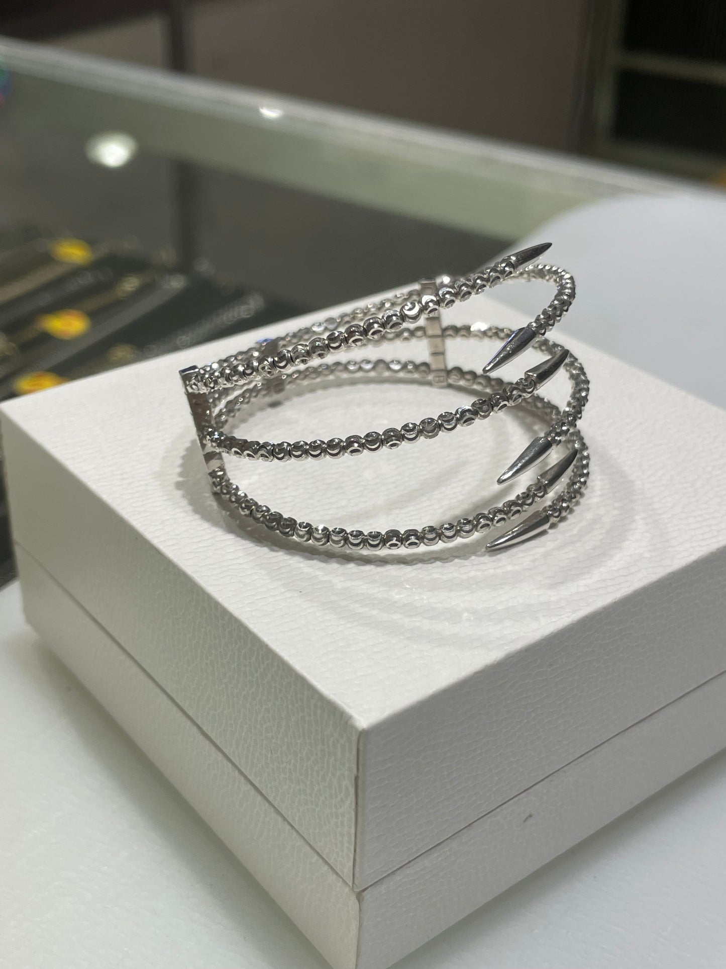 925 Sterling Silver Flexible Claw Bracelet 7”