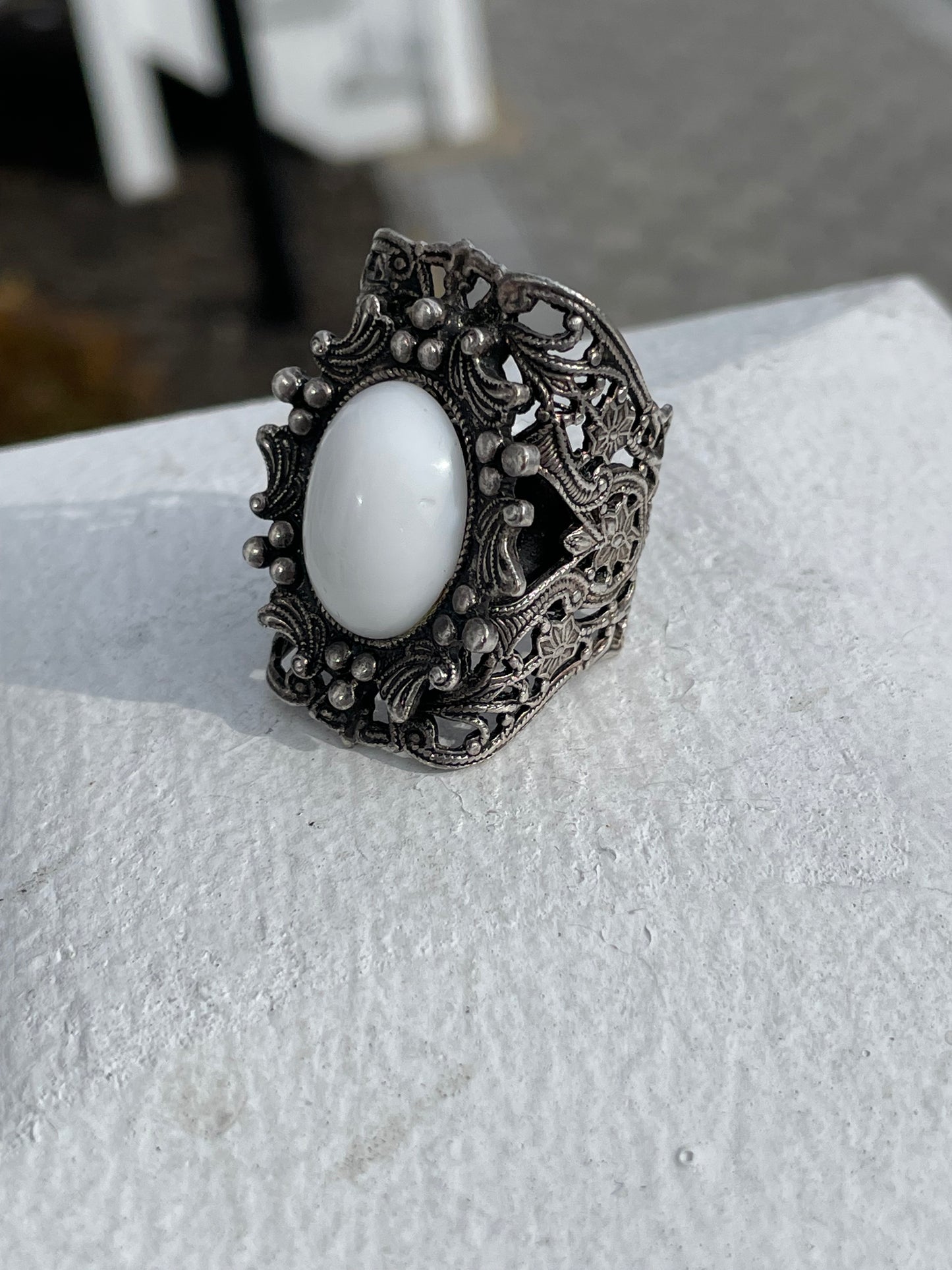 925 Sterling Silver Designer Kim White Agate Art Deco Ring Ipen Size