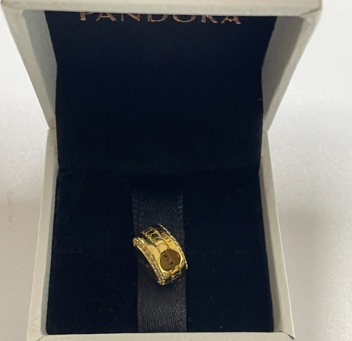 Pandora Country of Ghana Exclusive Shine Gold Round Signet Flag Charm