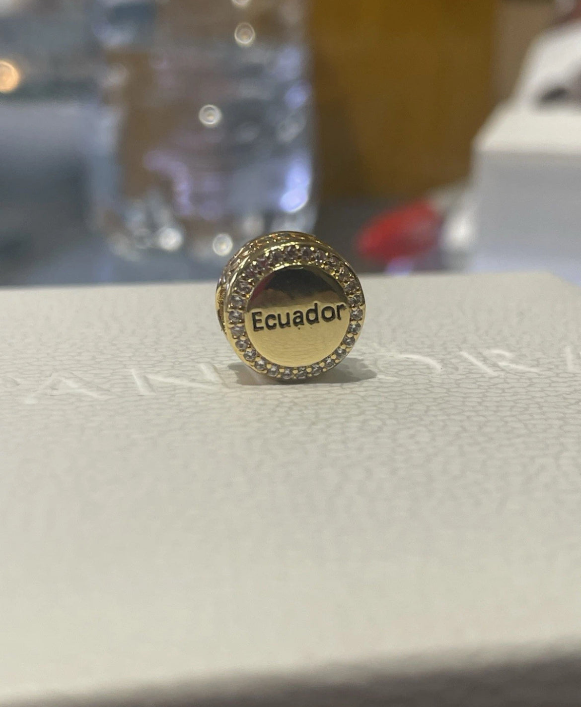 Pandora Ecuador Country Flag Exclusive Travel Round Shine Gold Signet Charm
