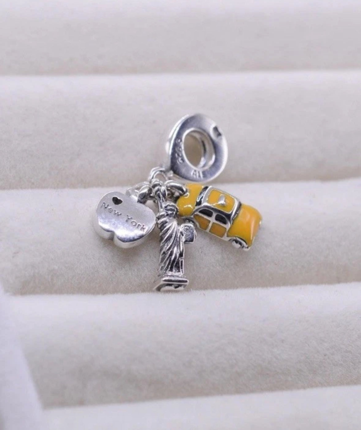 Pandora NYC Highlights Trio Dangle New York City Charm