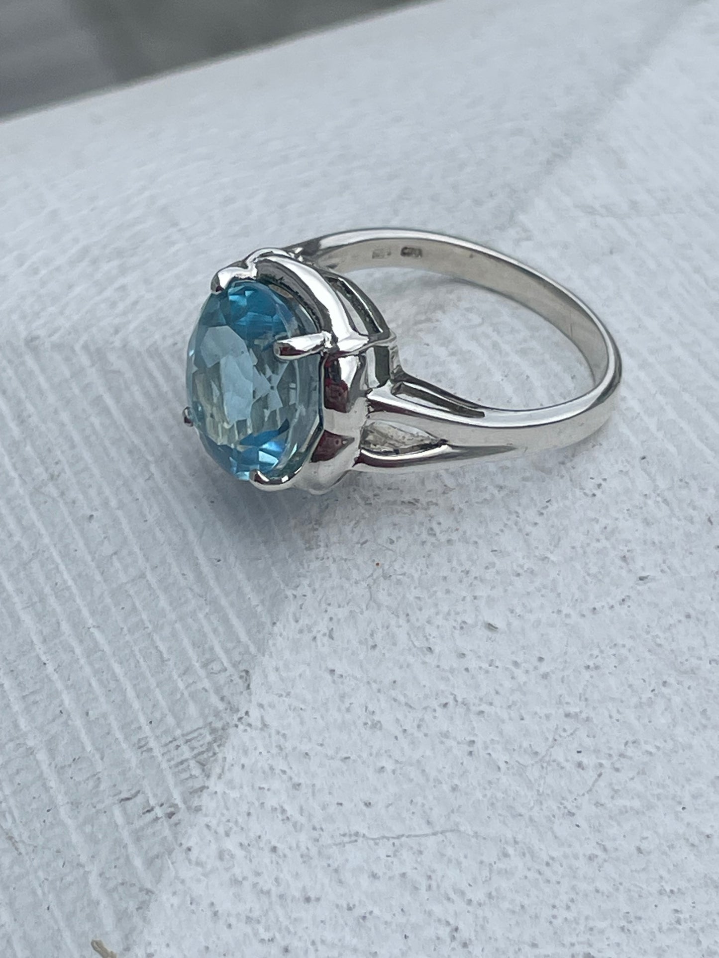 925 Sterling Silver Large Blue Topaz Stone Solitaire Ring Size 9
