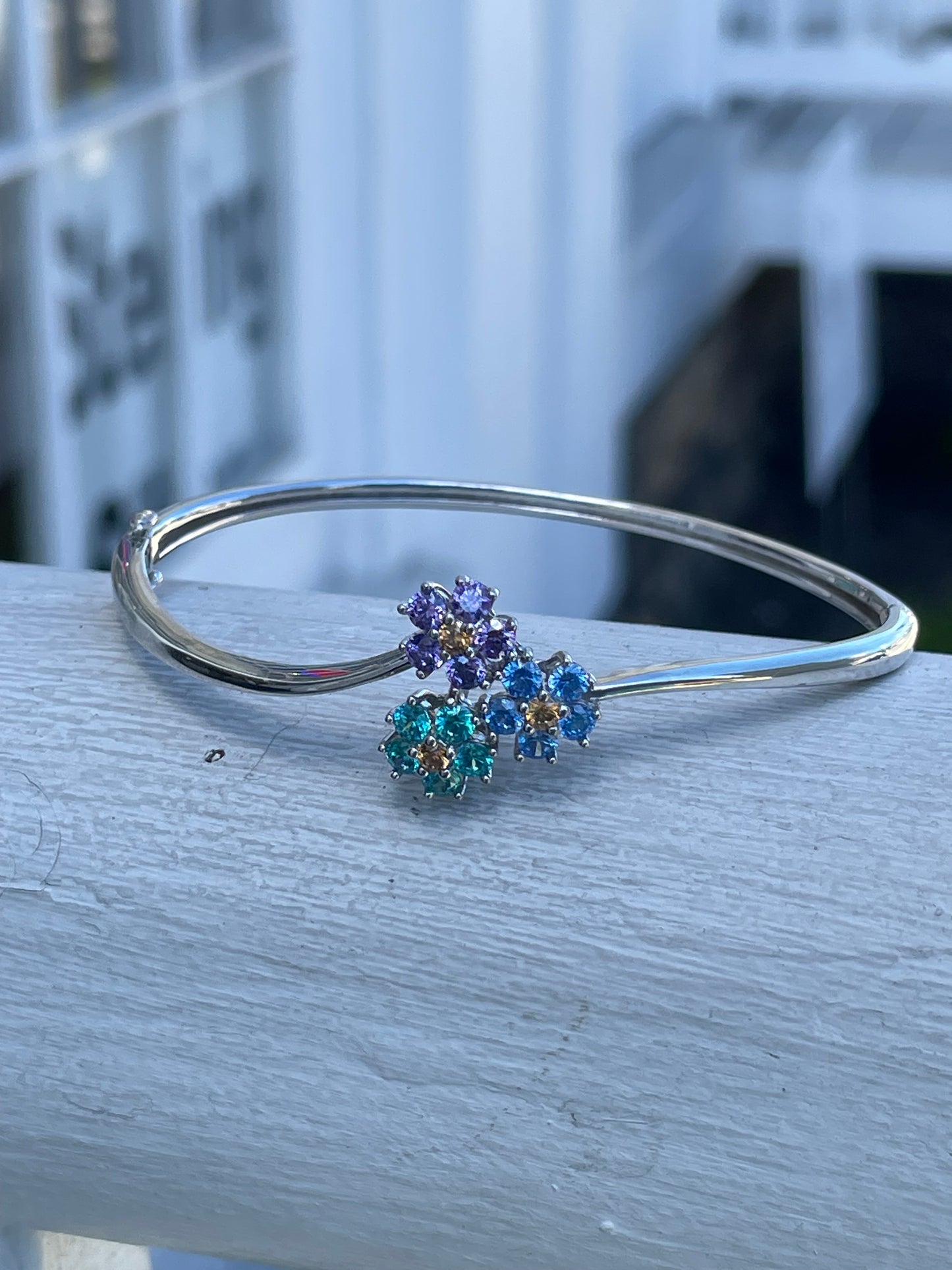 925 Sterling Silver Pretty Triple Colored Cz Flower Bangle Bracelet