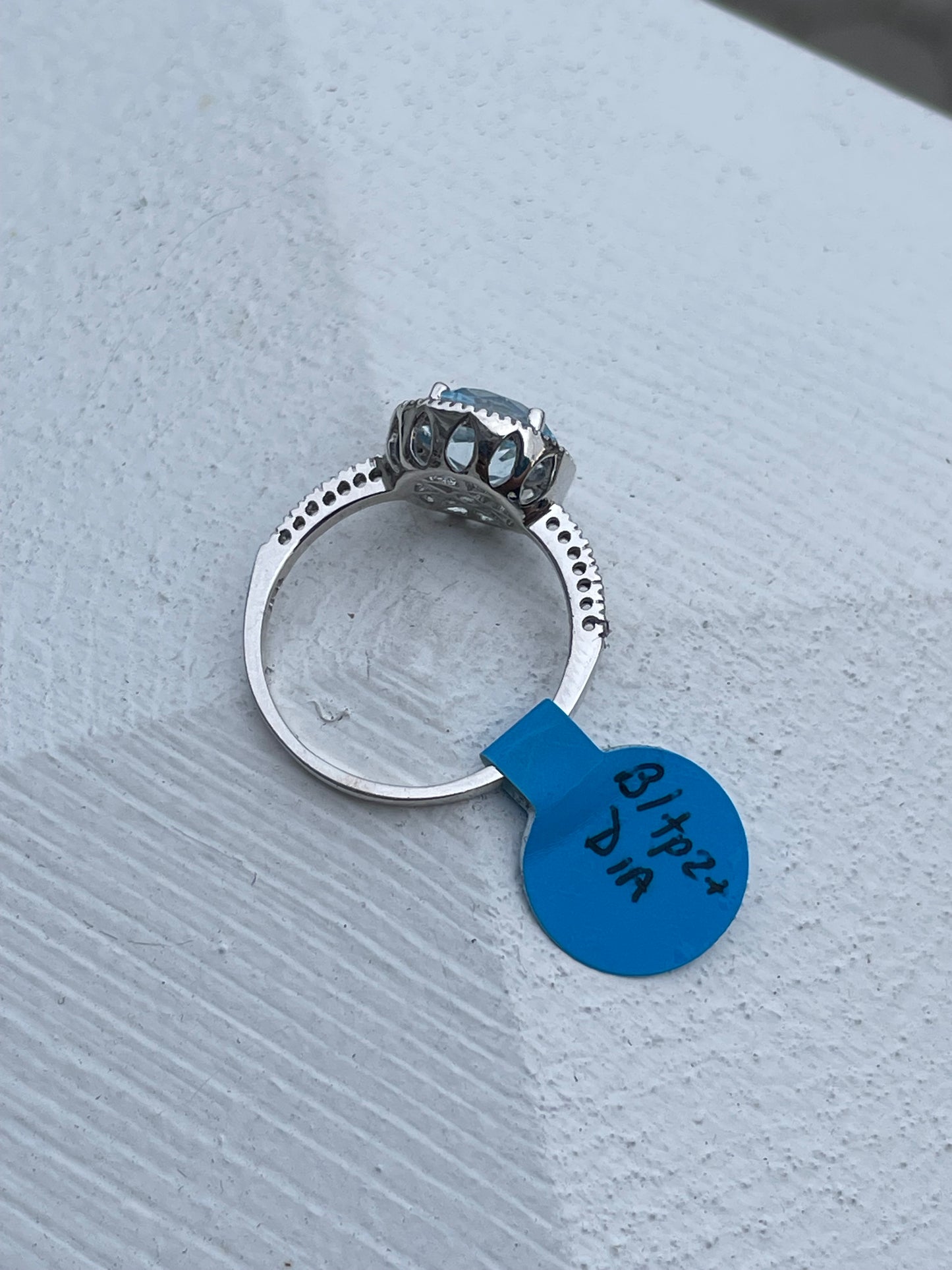 10k White Gold Sky Blue Topaz & Diamond Solitaire Ring Size 7