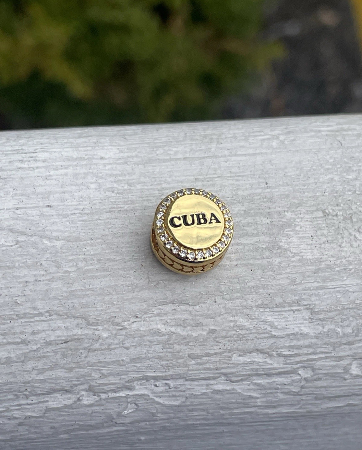 Pandora Country of Cuba Exclusive Round Signet Flag Gold Shine Charm