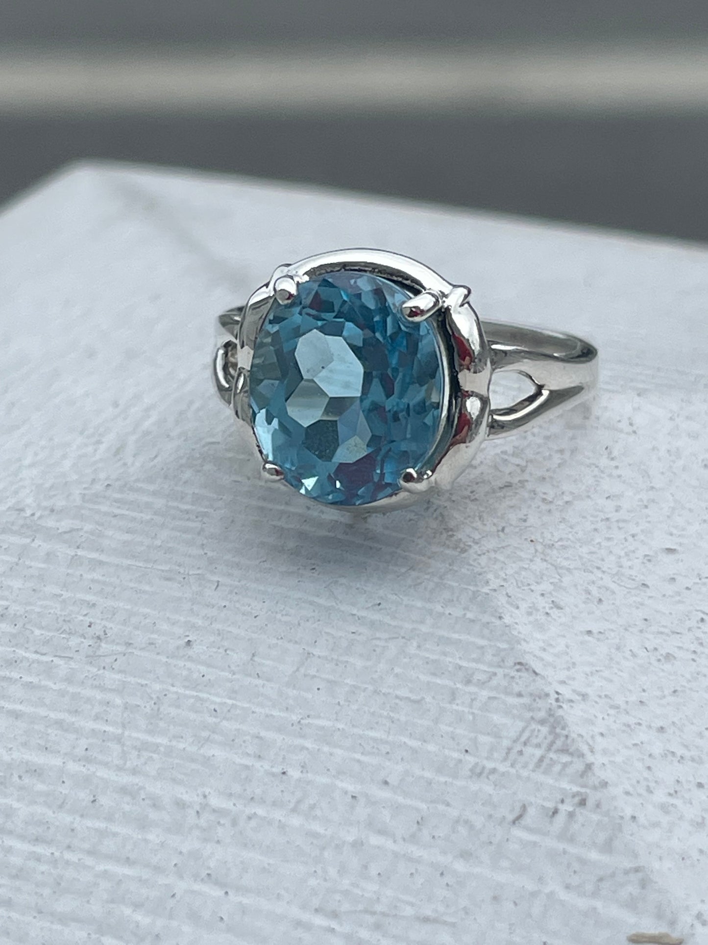 925 Sterling Silver Large Blue Topaz Stone Solitaire Ring Size 9
