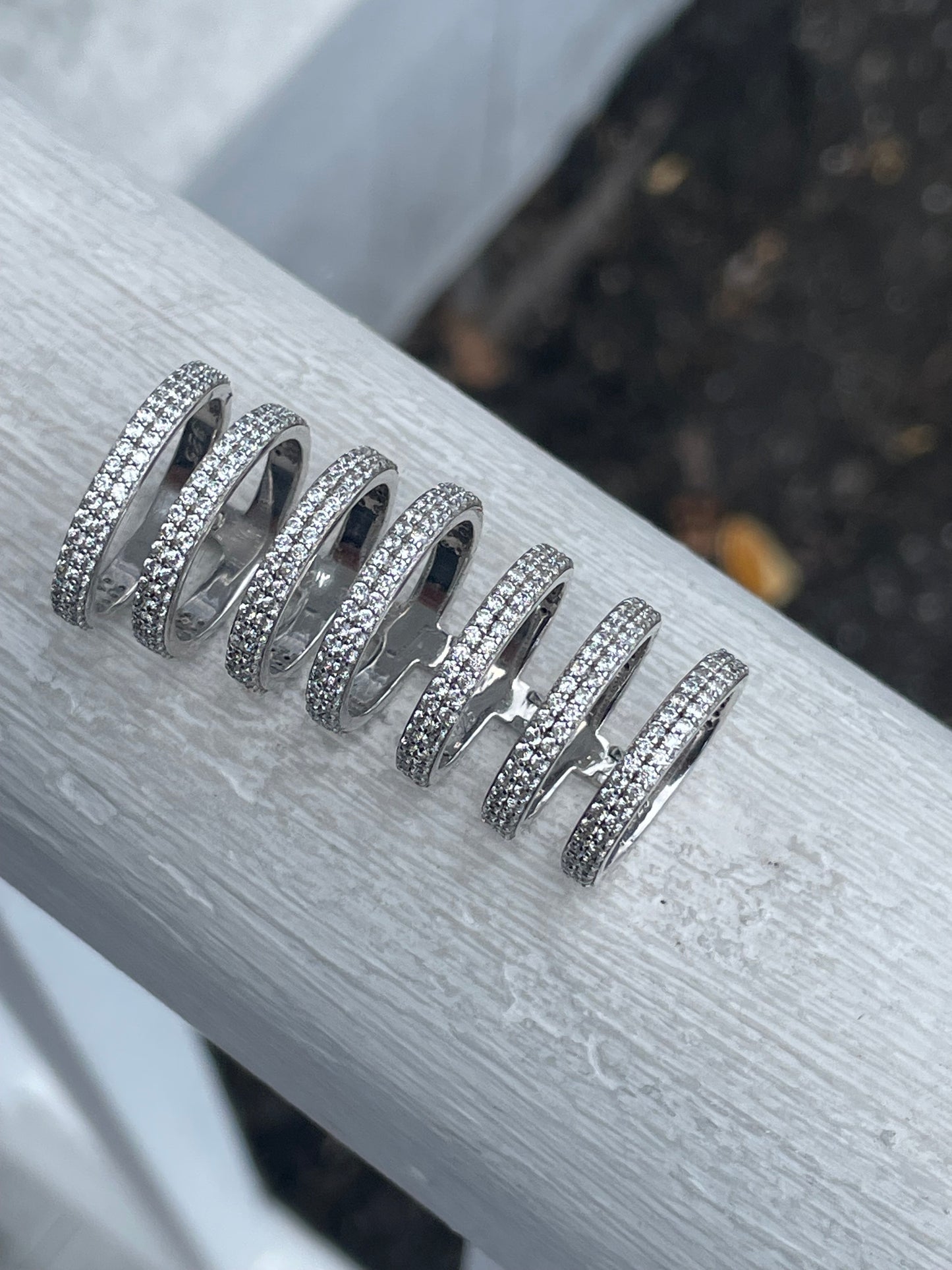 925 Sterling Silver Connected 7 Band Sparkling Cz Ring Size 5