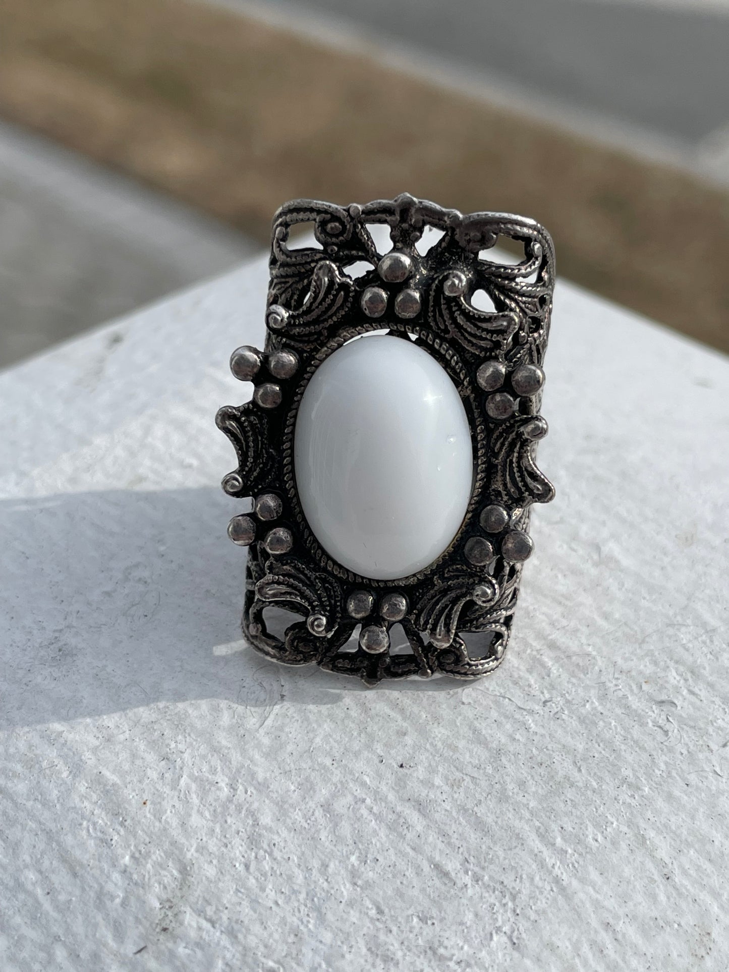 925 Sterling Silver Designer Kim White Agate Art Deco Ring Ipen Size