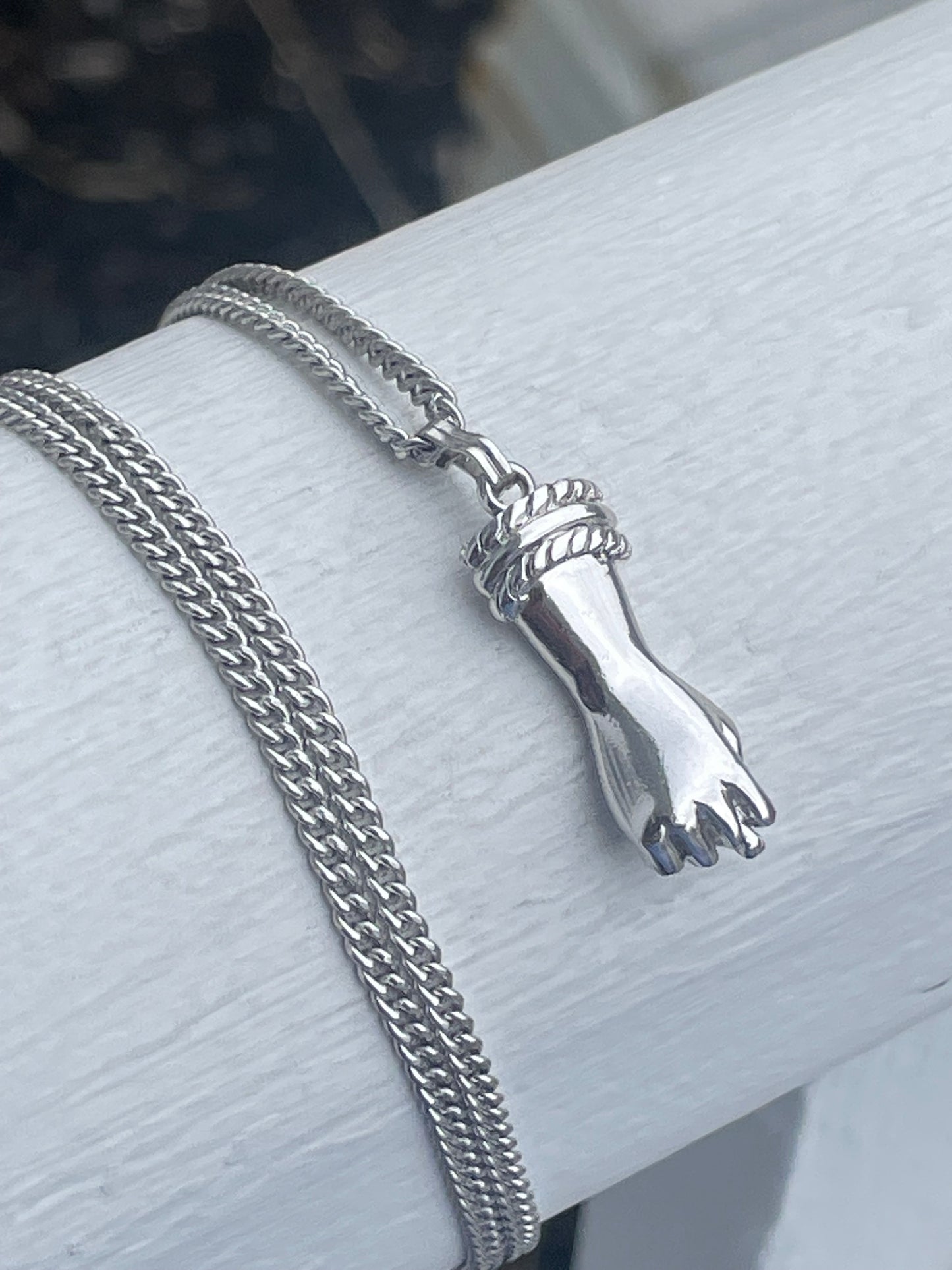 Stainless Steel Designer Monet Hand of God Necklace 24” No Lock
