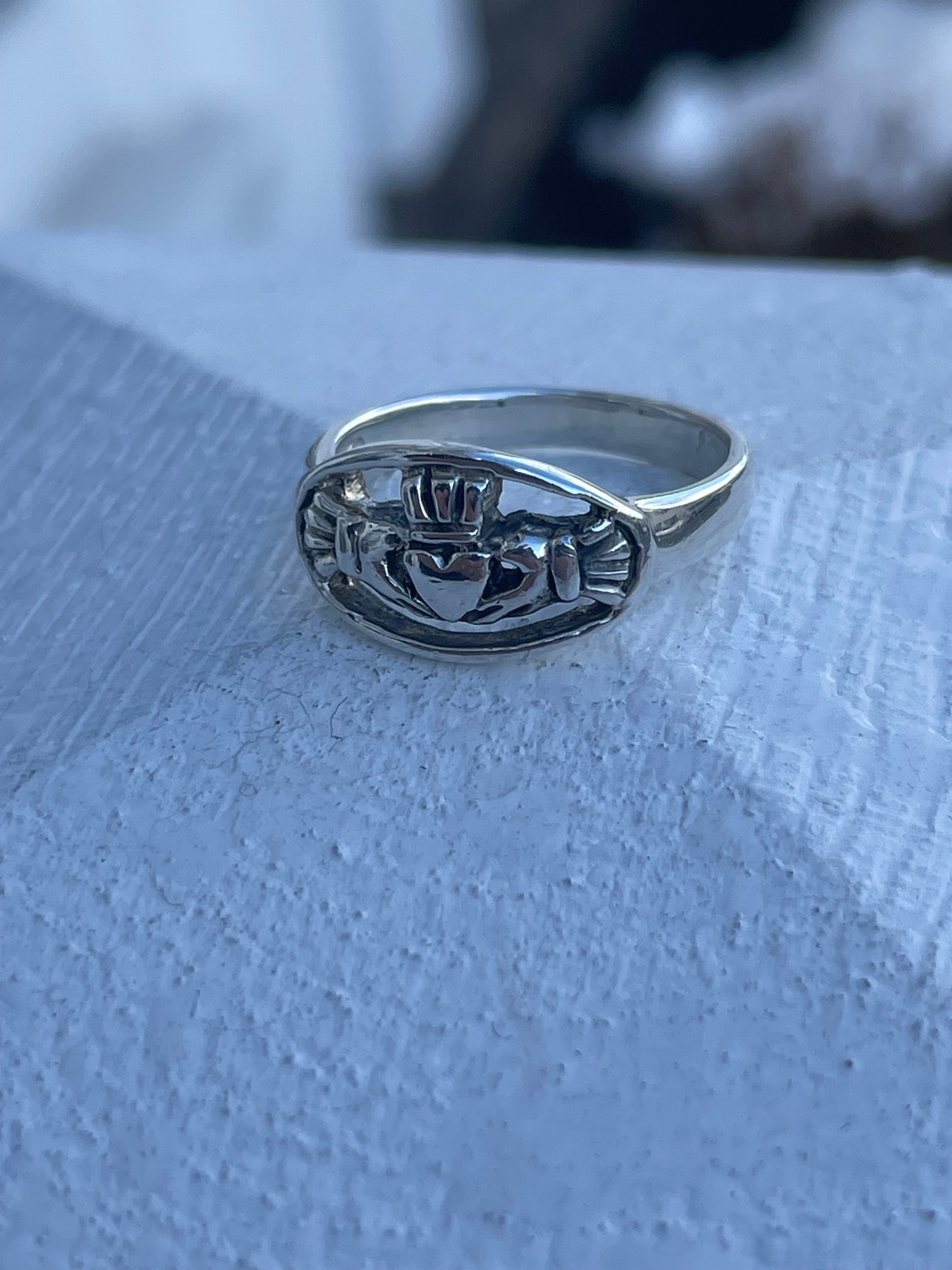 925 Sterling Silver Openwork Irish Claddagh Oval Signet ring size 7