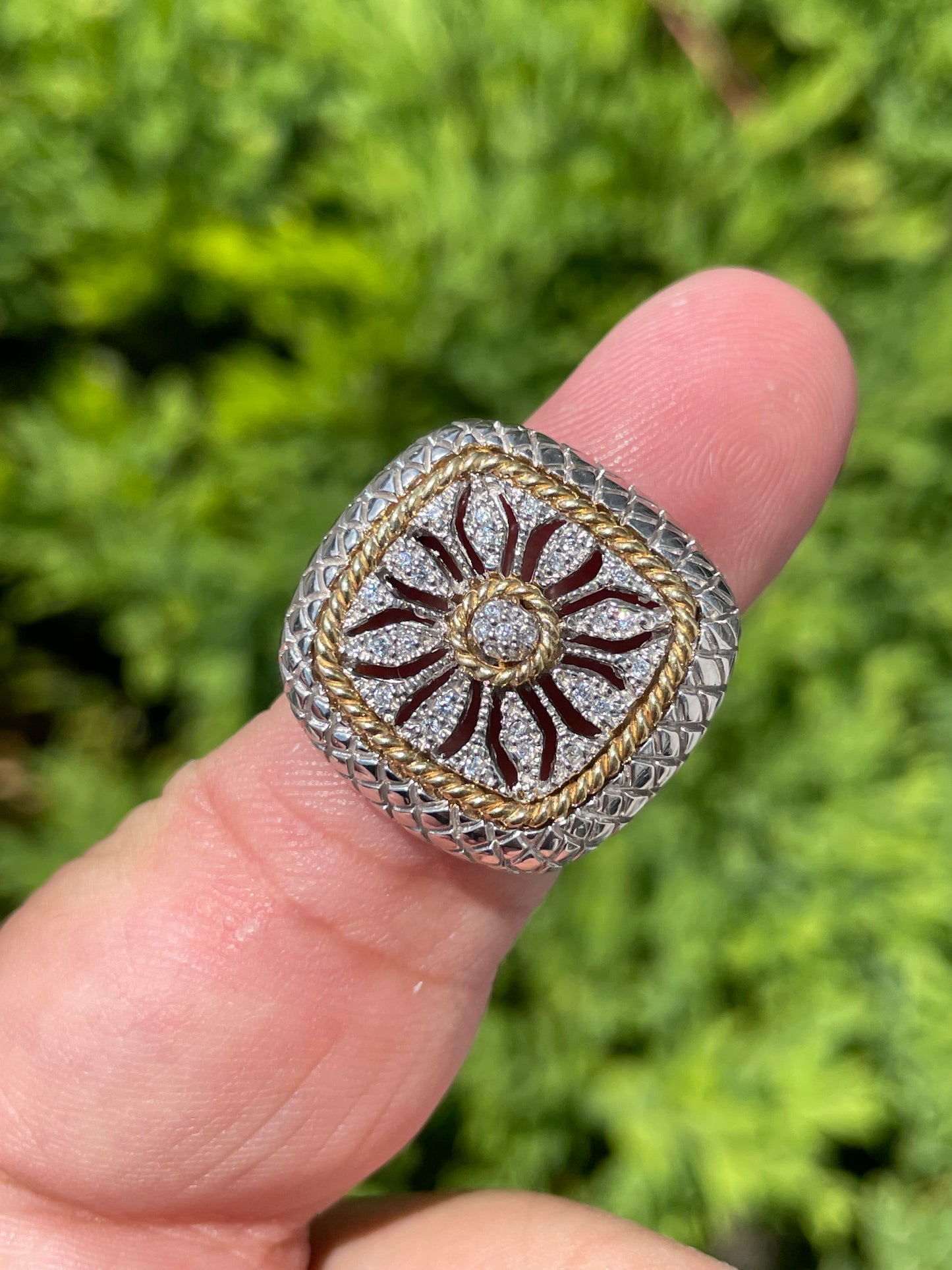 925 Sterling Silver & Vermeil Sparkling Signet Daisy Ring w/ Clear Zirconia