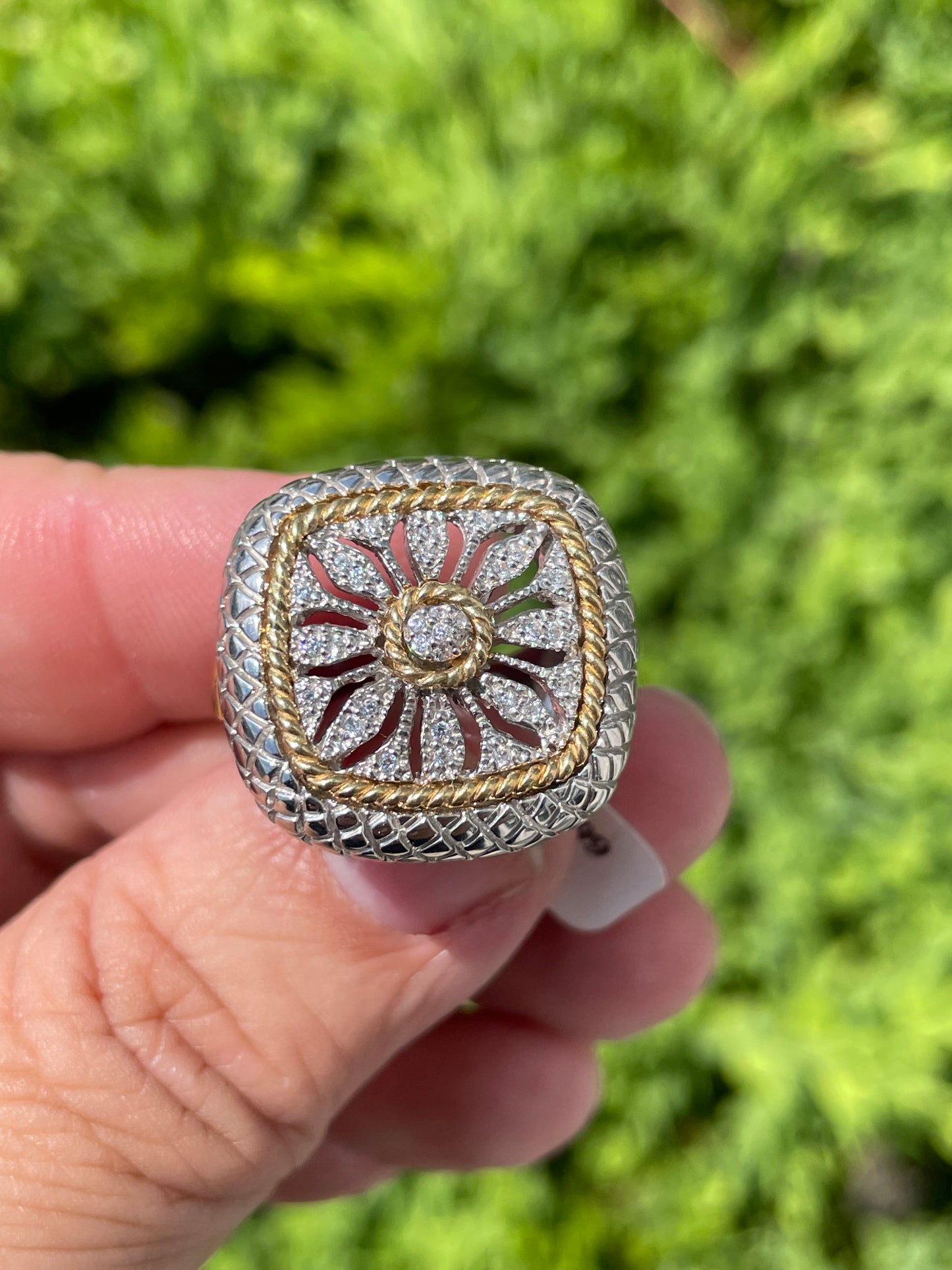 925 Sterling Silver & Vermeil Sparkling Signet Daisy Ring w/ Clear Zirconia