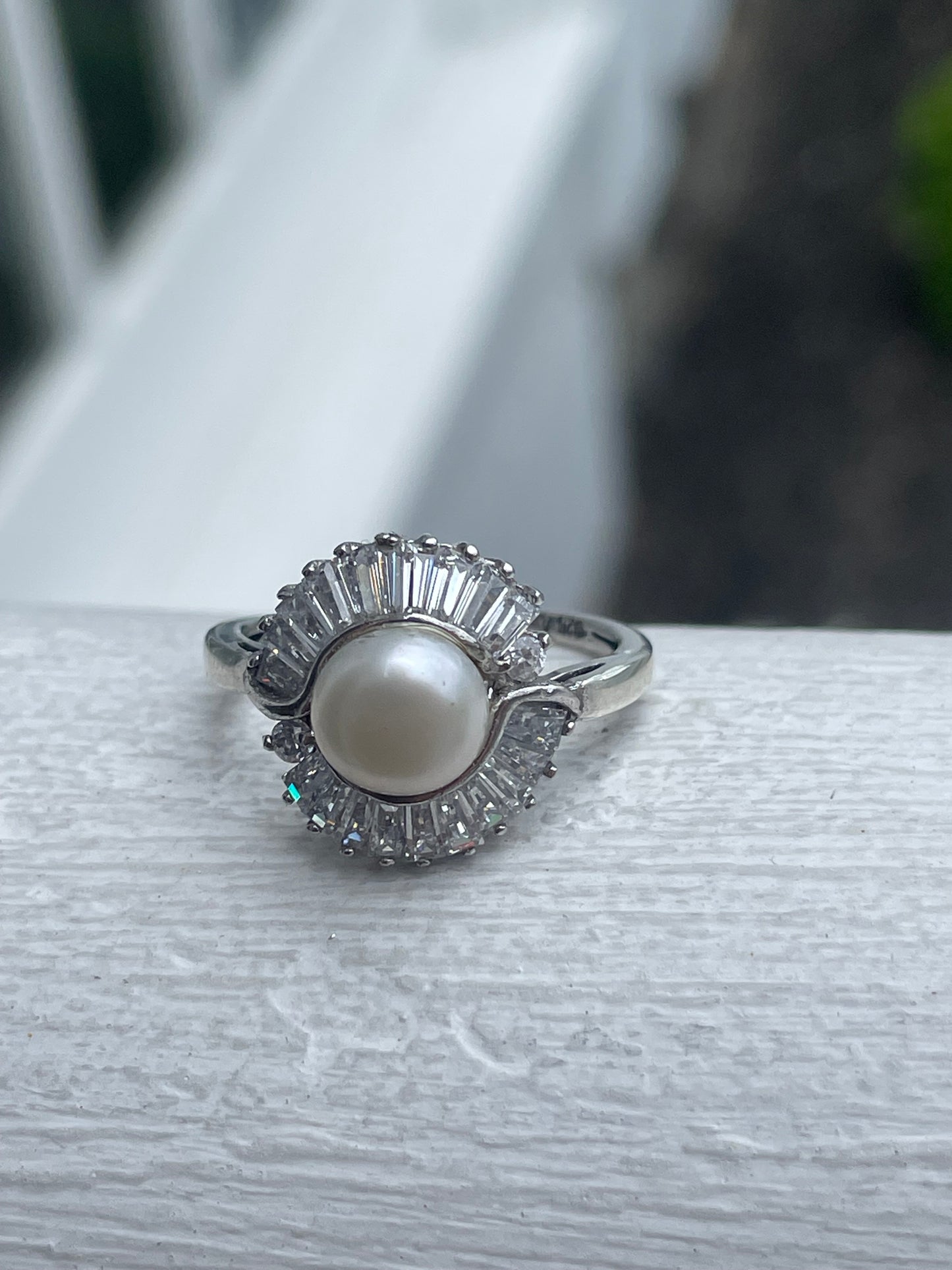925 Sterling Silver Pearl & Clear Zirconia Baguette Cluster Ring Size 8
