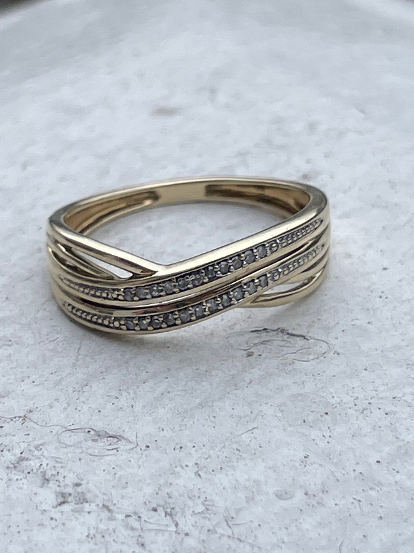10k Gold Natural Diamond Cris Cross Band Ring Size 6