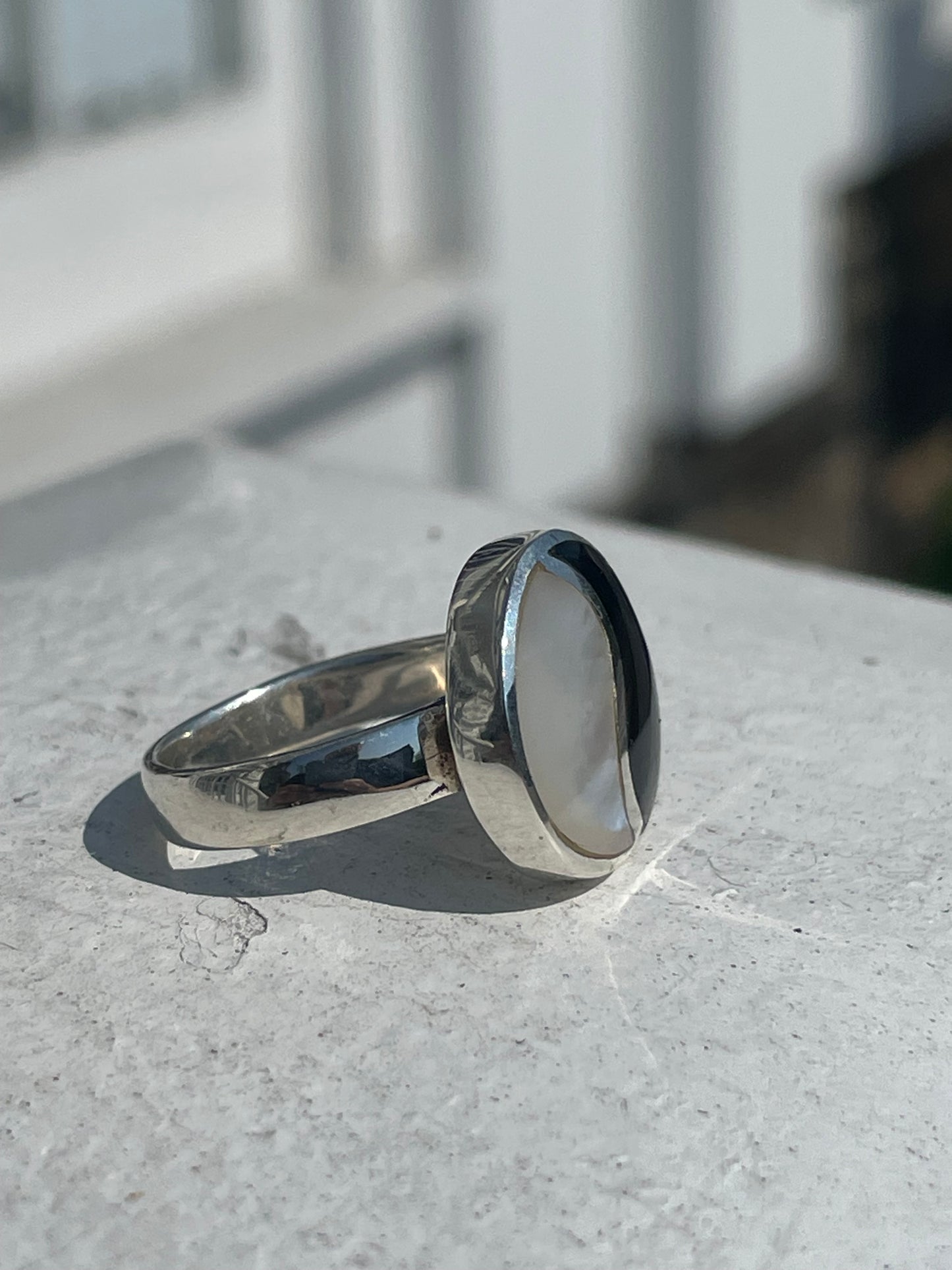 925 Sterling Silver Mother of Pearl & Black Onyx Yin Yang Signet Ring Size 5.5