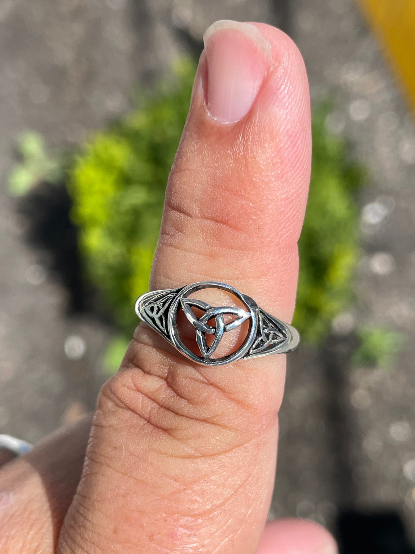 925 Sterling Silver Trinity Celtic Knot Band Ring