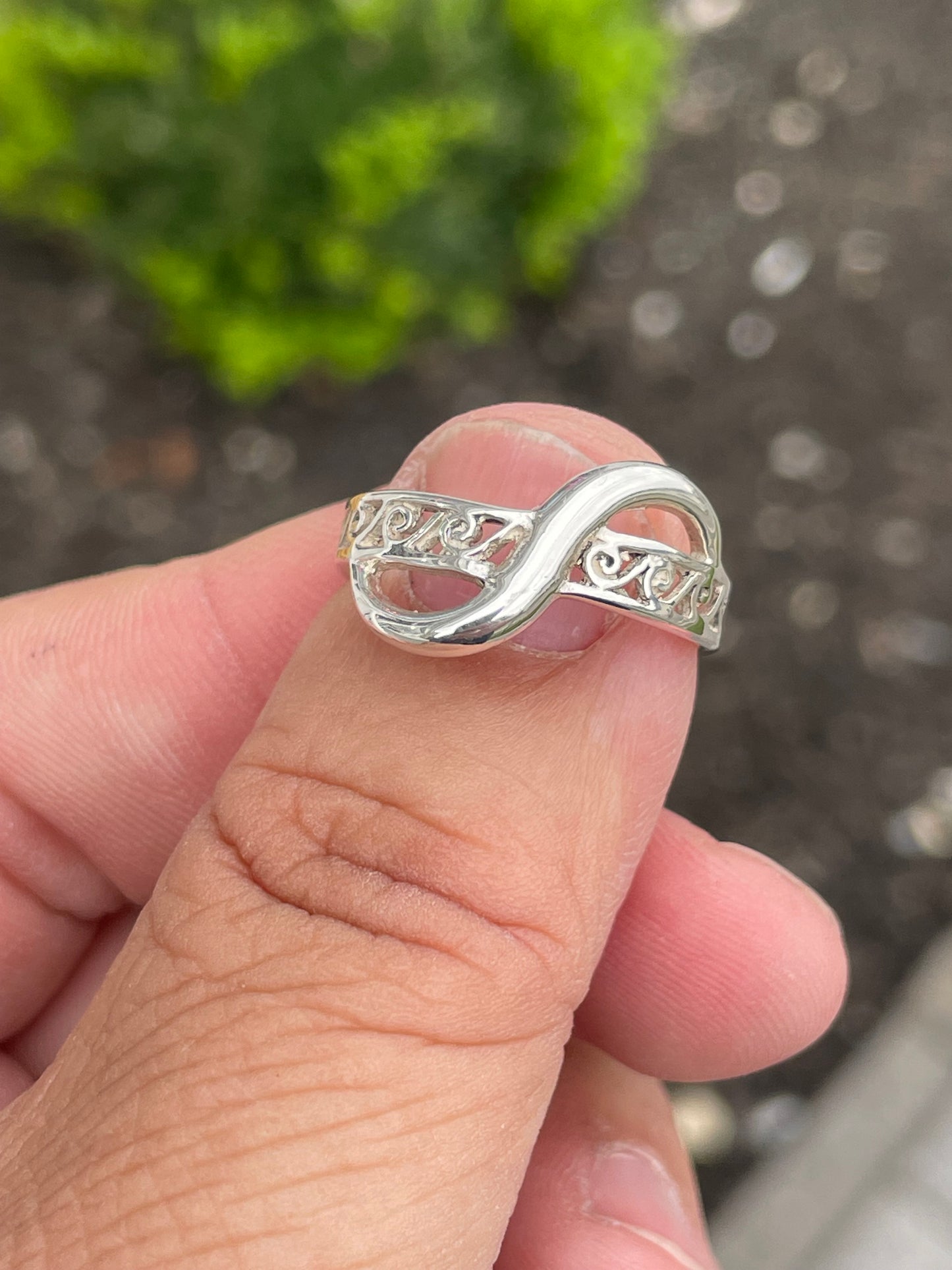 925 Sterling Silver Infinite Waves Band Ring
