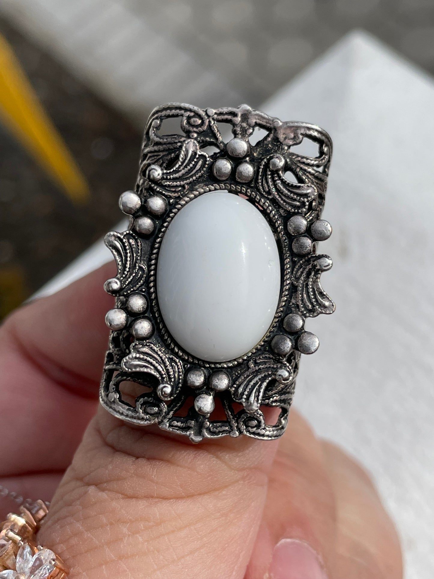 925 Sterling Silver Designer Kim White Agate Art Deco Ring Ipen Size