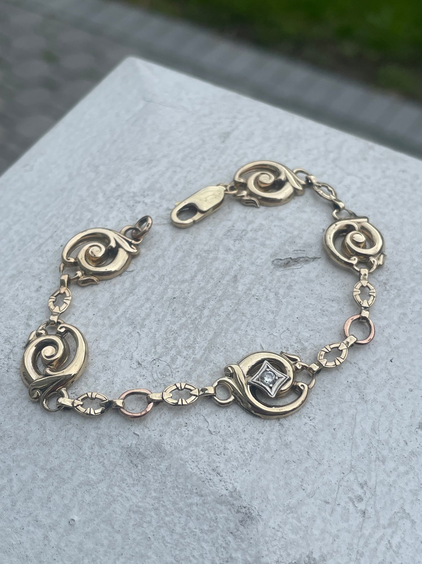 14k Gold Antique Diamond Swirl Station Link Bracelet 7”