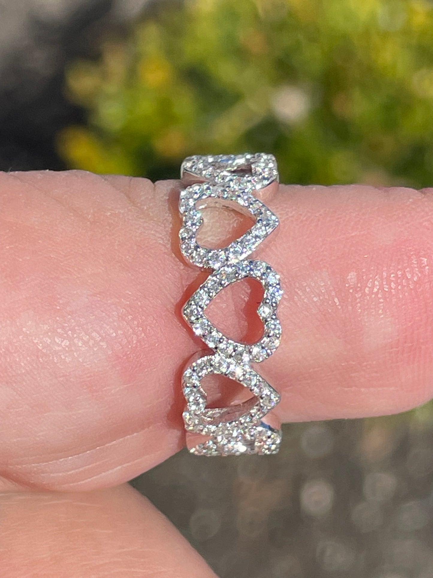 925 Sterling Silver Sparkling Heart Eternity Band Ring Size 9