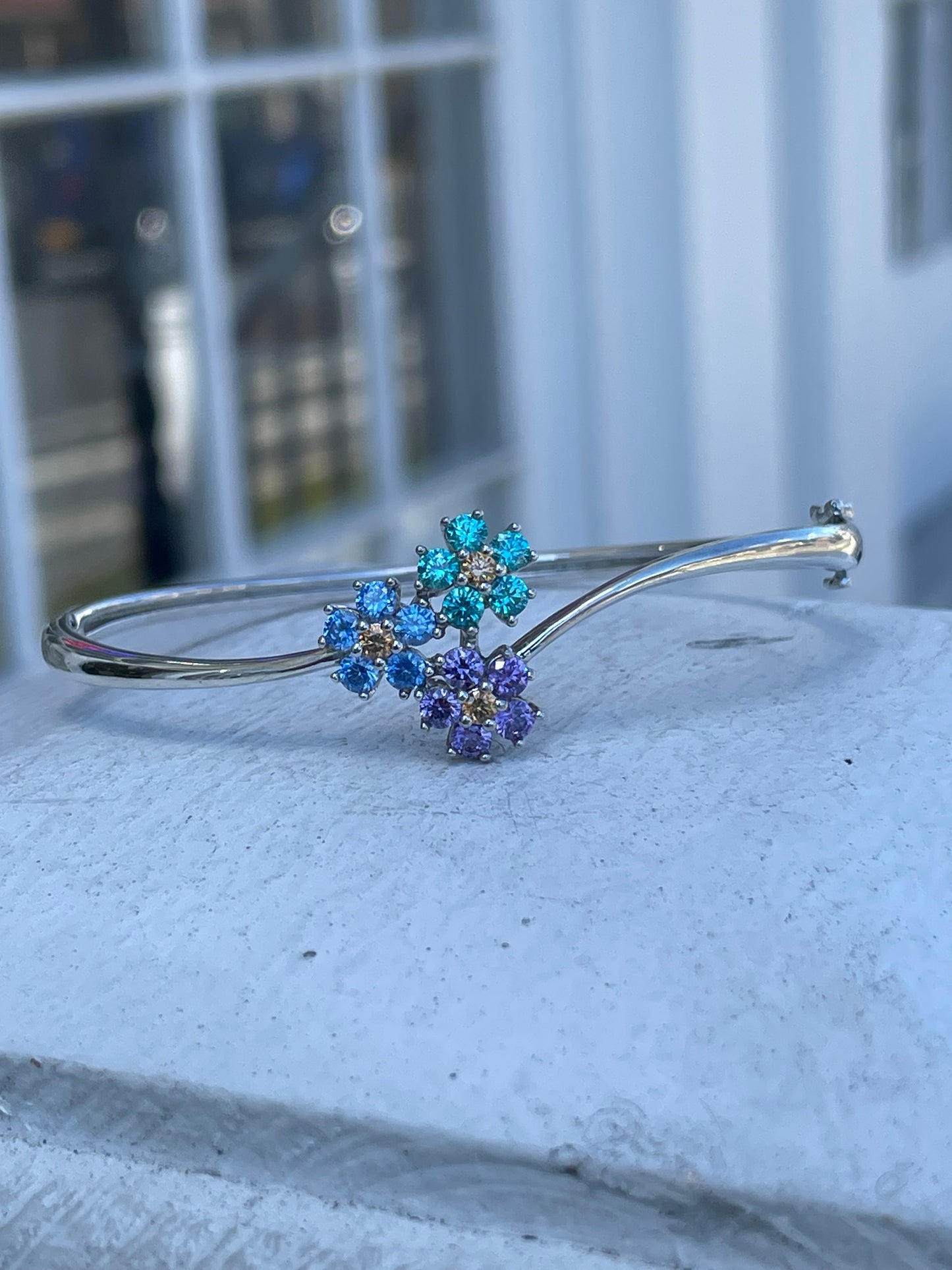 925 Sterling Silver Pretty Triple Colored Cz Flower Bangle Bracelet