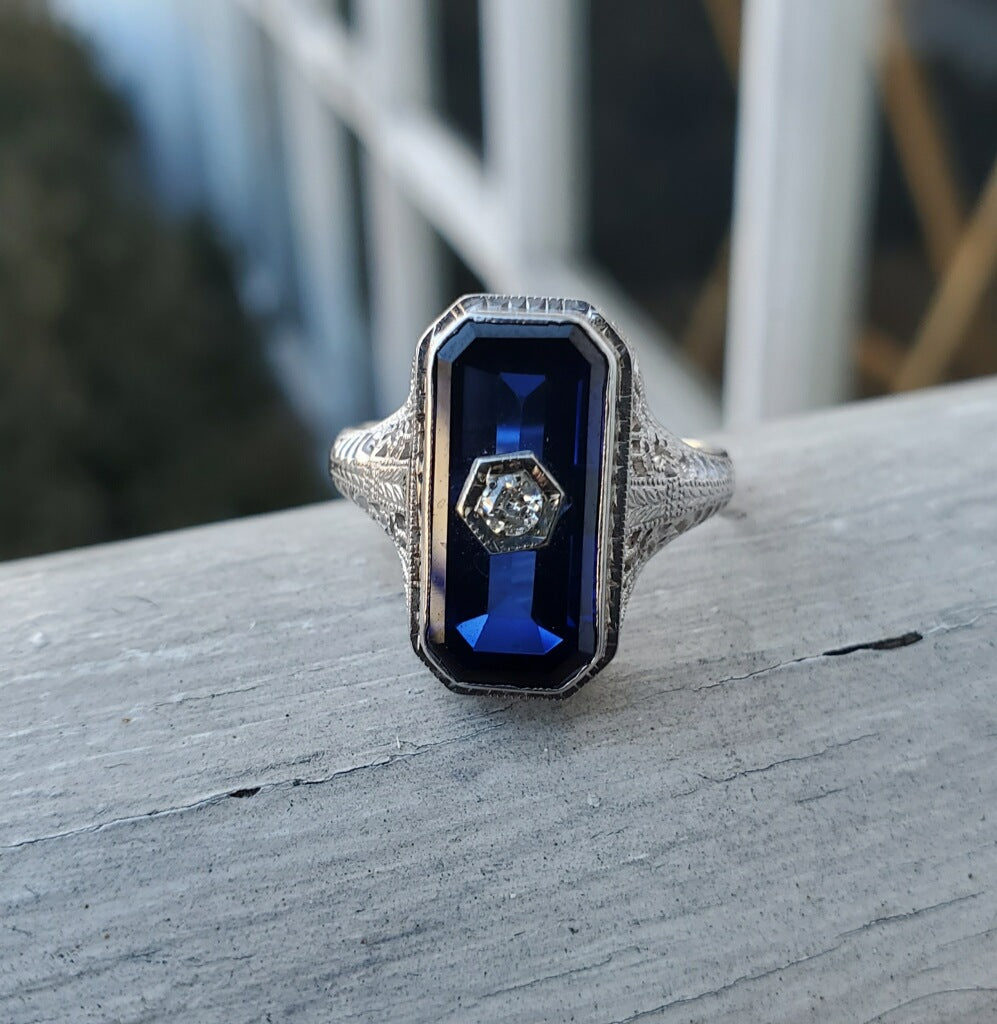 18k White Gold Antique Sapphire & Diamond Art Deco Ring