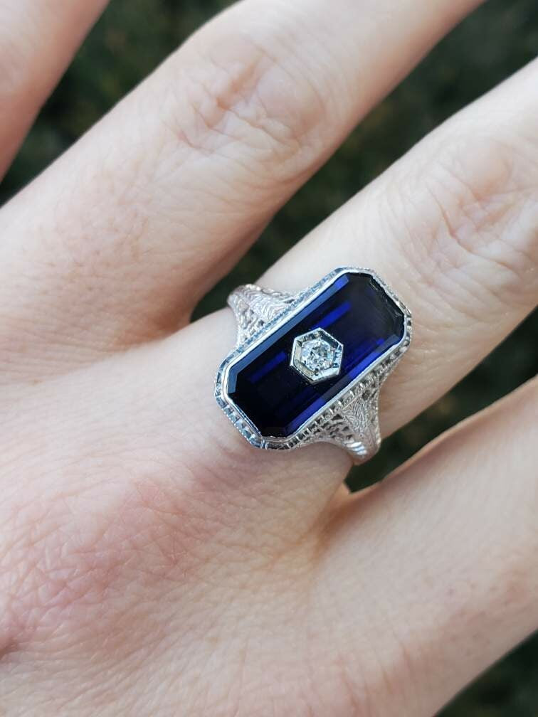 18k White Gold Antique Sapphire & Diamond Art Deco Ring