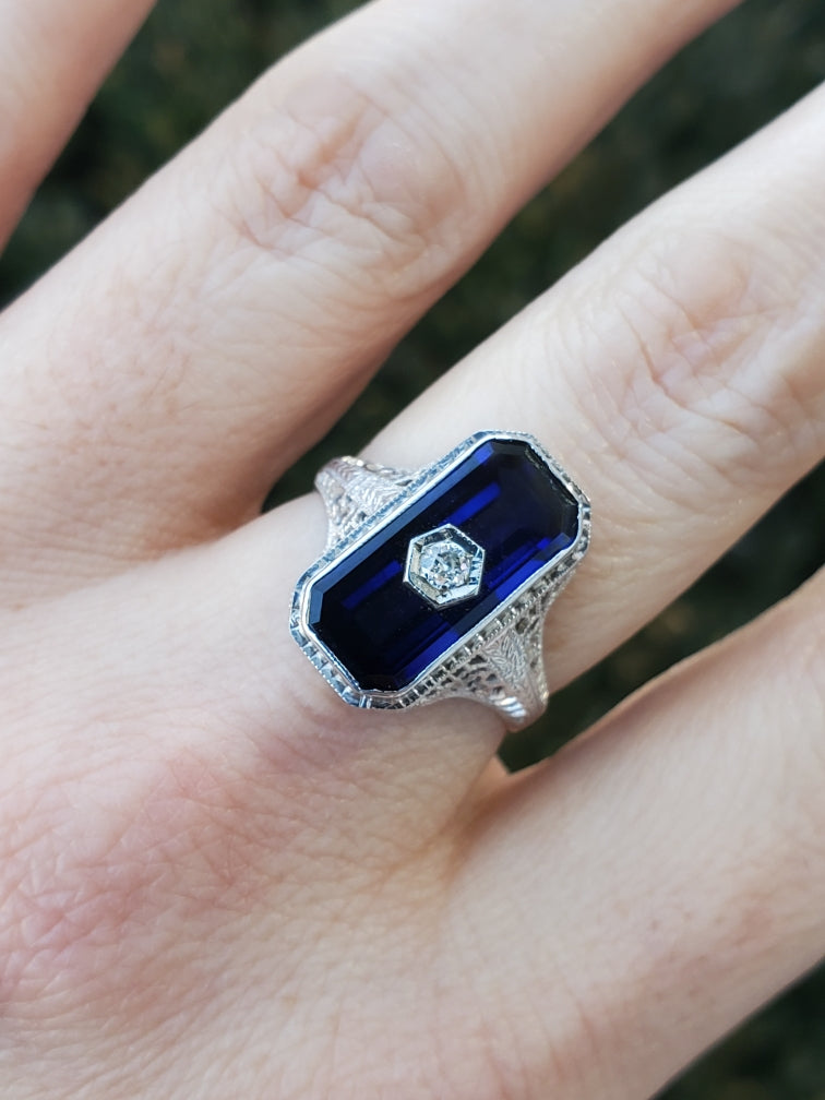 18k White Gold Antique Sapphire & Diamond Art Deco Ring
