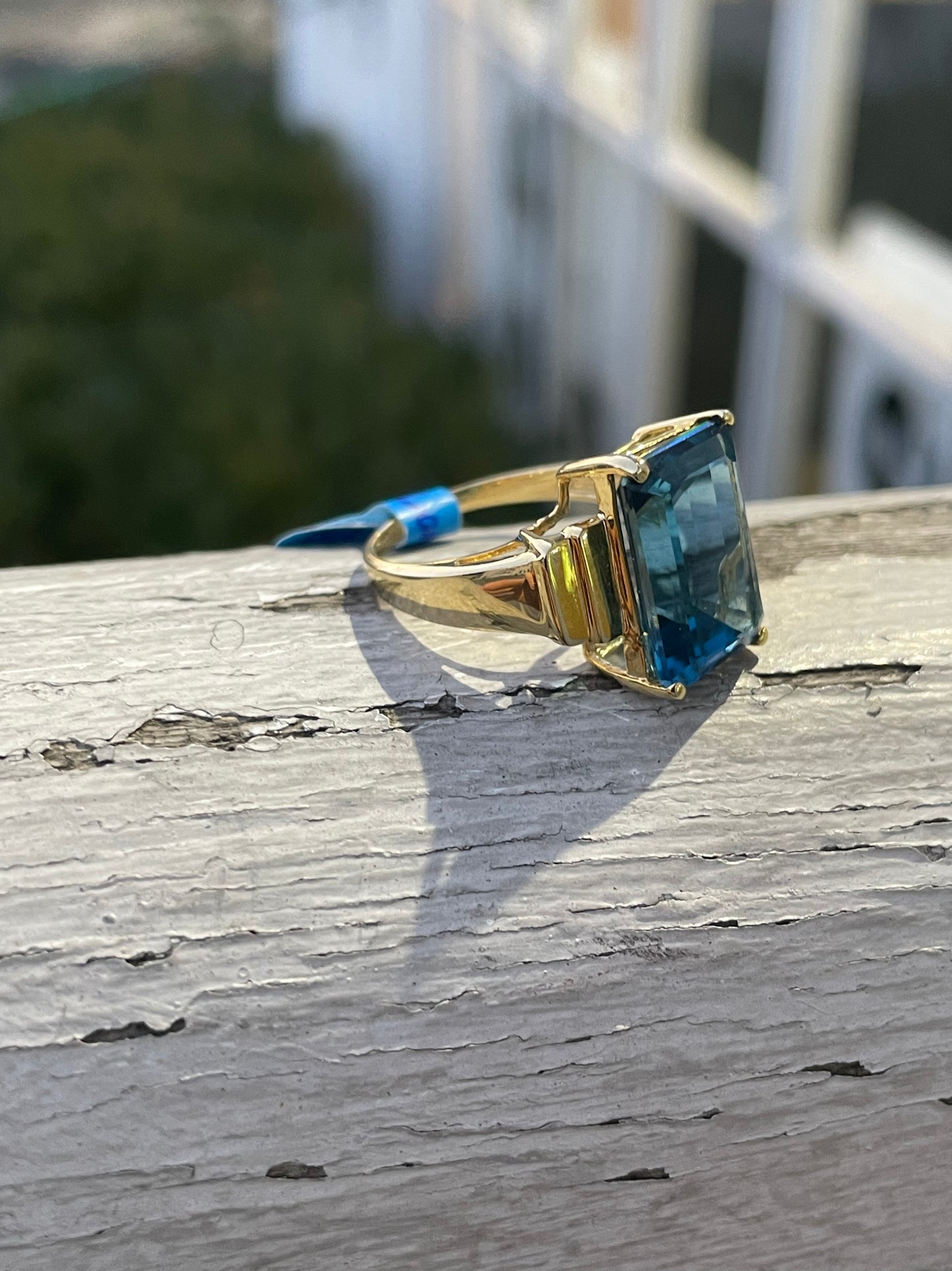 10k Gold Midnight Blue Topaz Ring sz 8