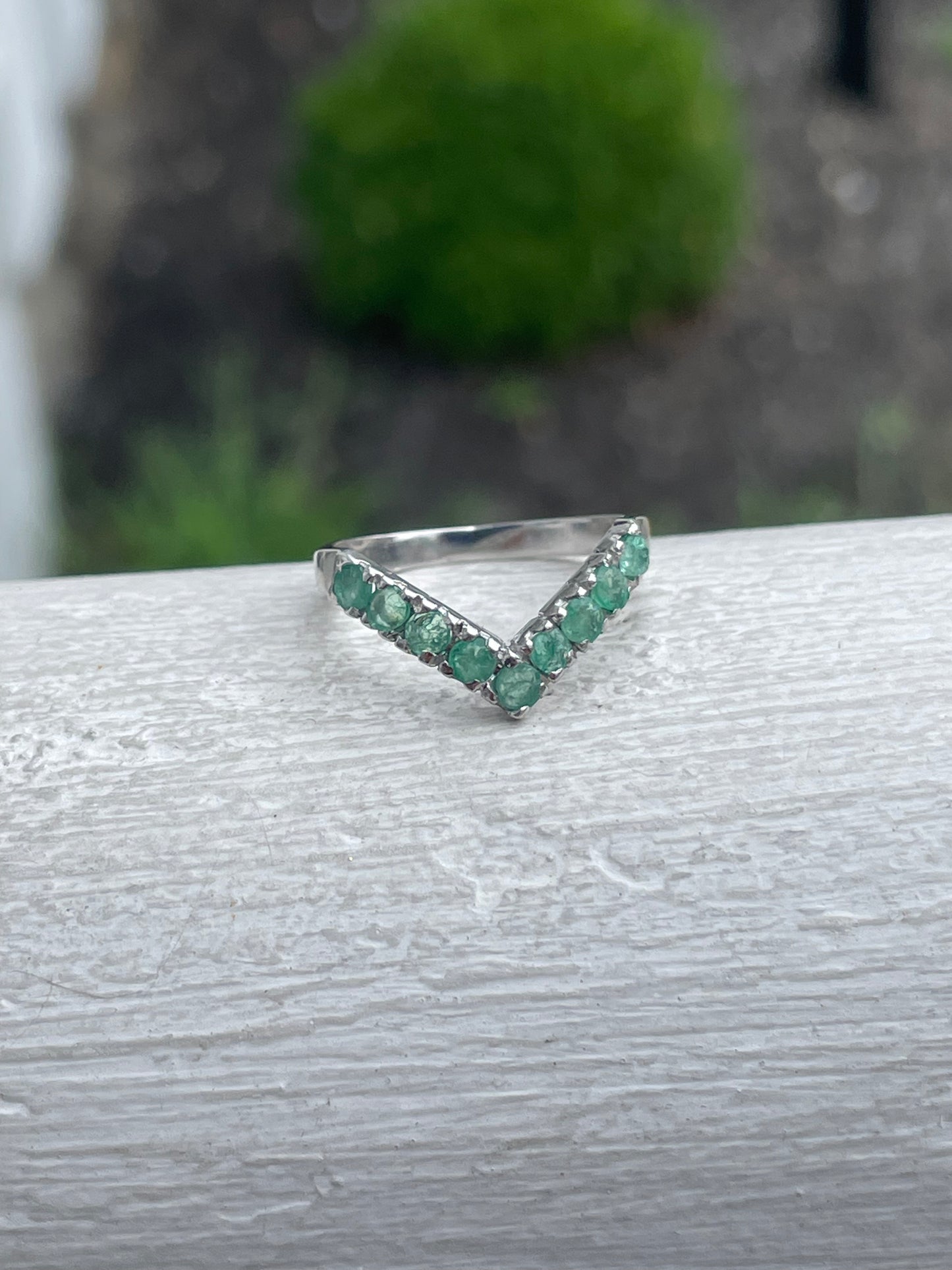 925 Sterling Silver Natural Emerald V Shaped Band Ring Size 6.5