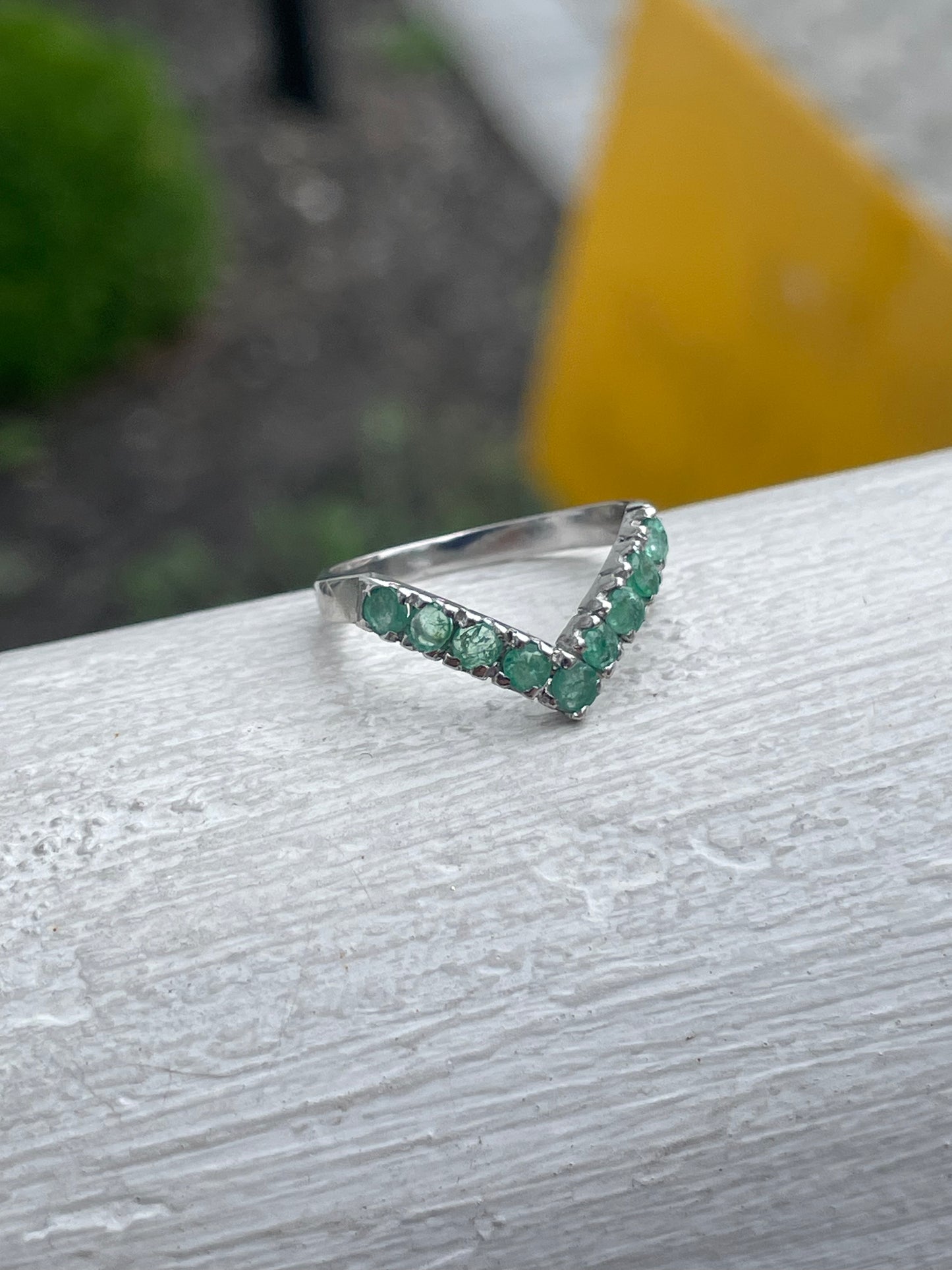 925 Sterling Silver Natural Emerald V Shaped Band Ring Size 6.5