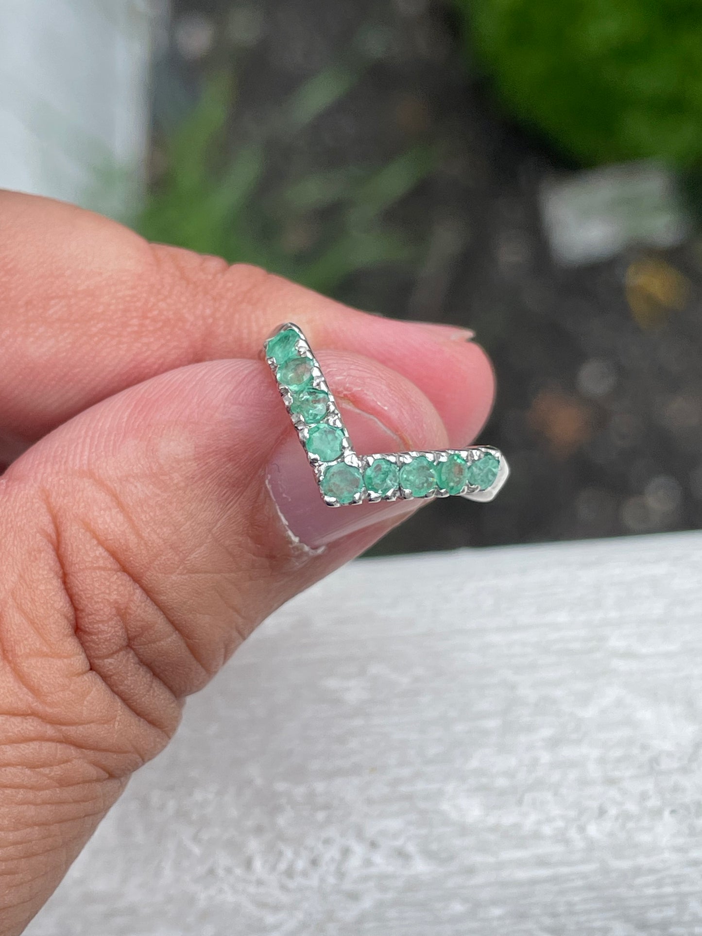 925 Sterling Silver Natural Emerald V Shaped Band Ring Size 6.5